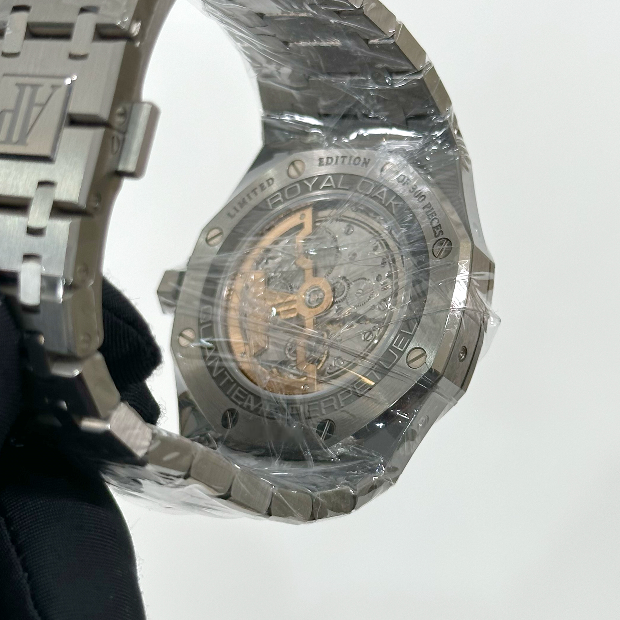 Royal Oak Perpetual Calendar Titanium Salmon Dial 41mm Product Image 6