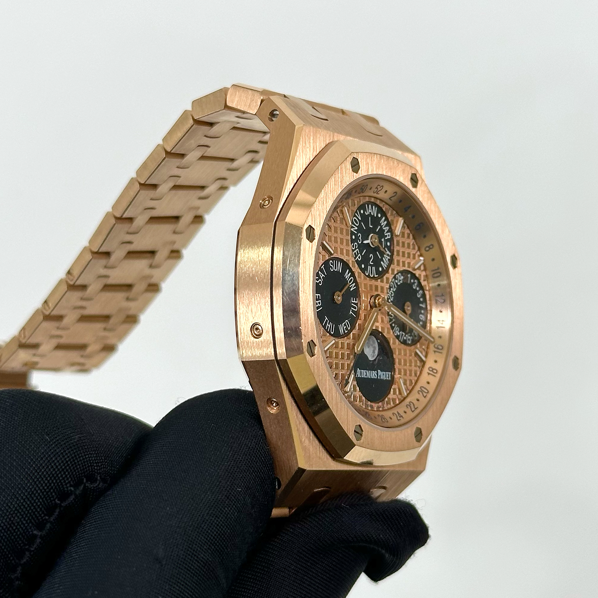 Royal Oak Perpetual Calendar Rose Gold Pink Dial 41mm Product Image 4