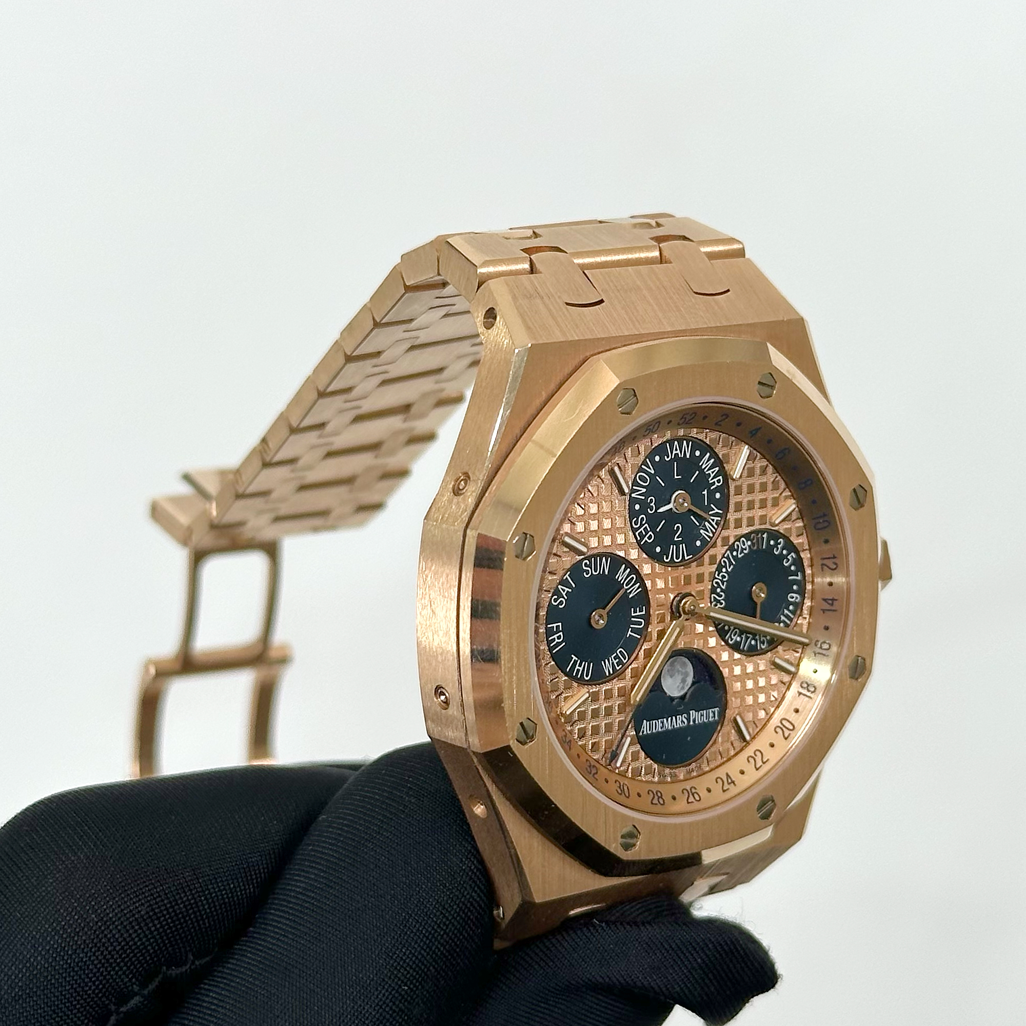 Royal Oak Perpetual Calendar Rose Gold Pink Dial 41mm Product Image 8