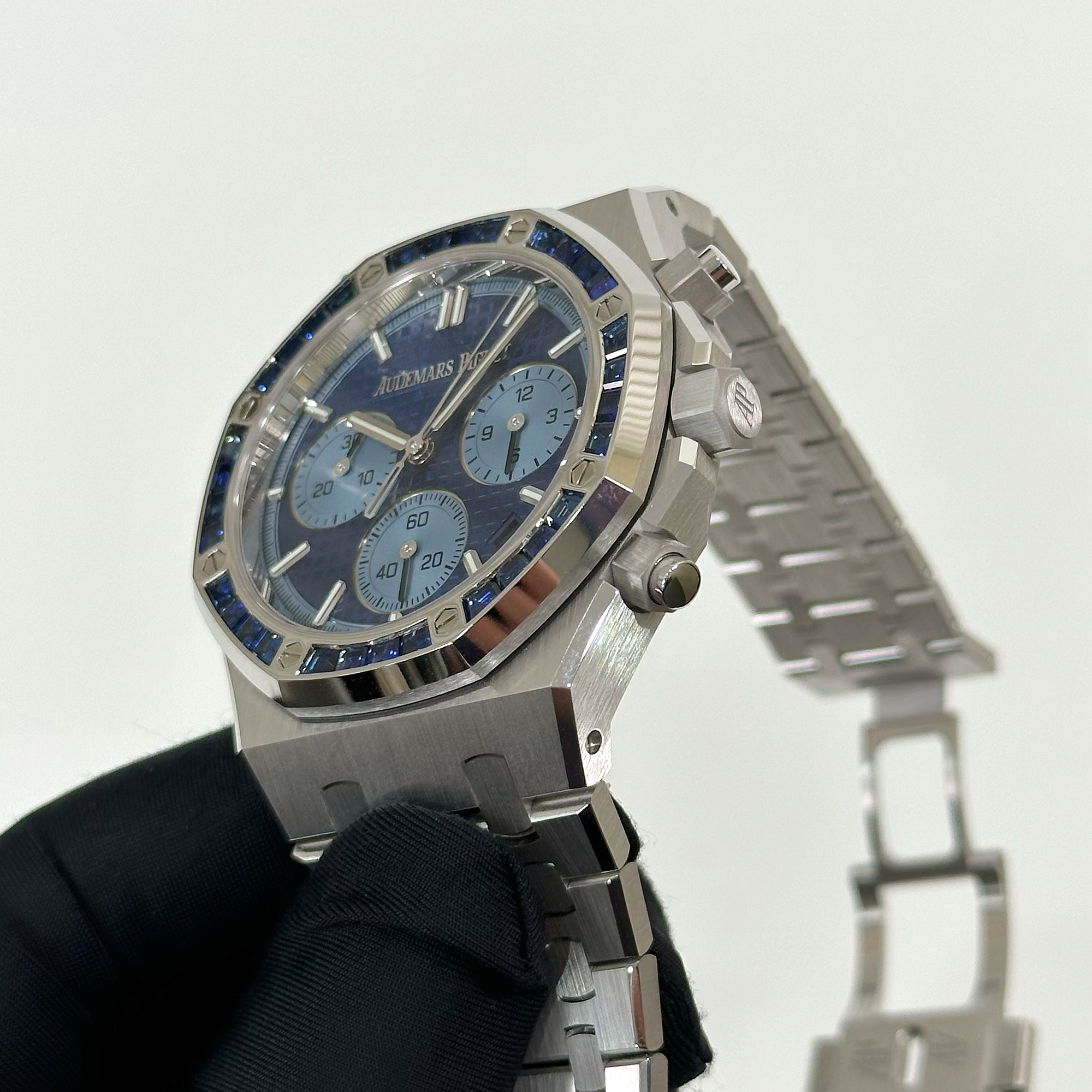 Royal Oak Chronograph White Gold Sapphire Blue Dial 41mm Product Image 2