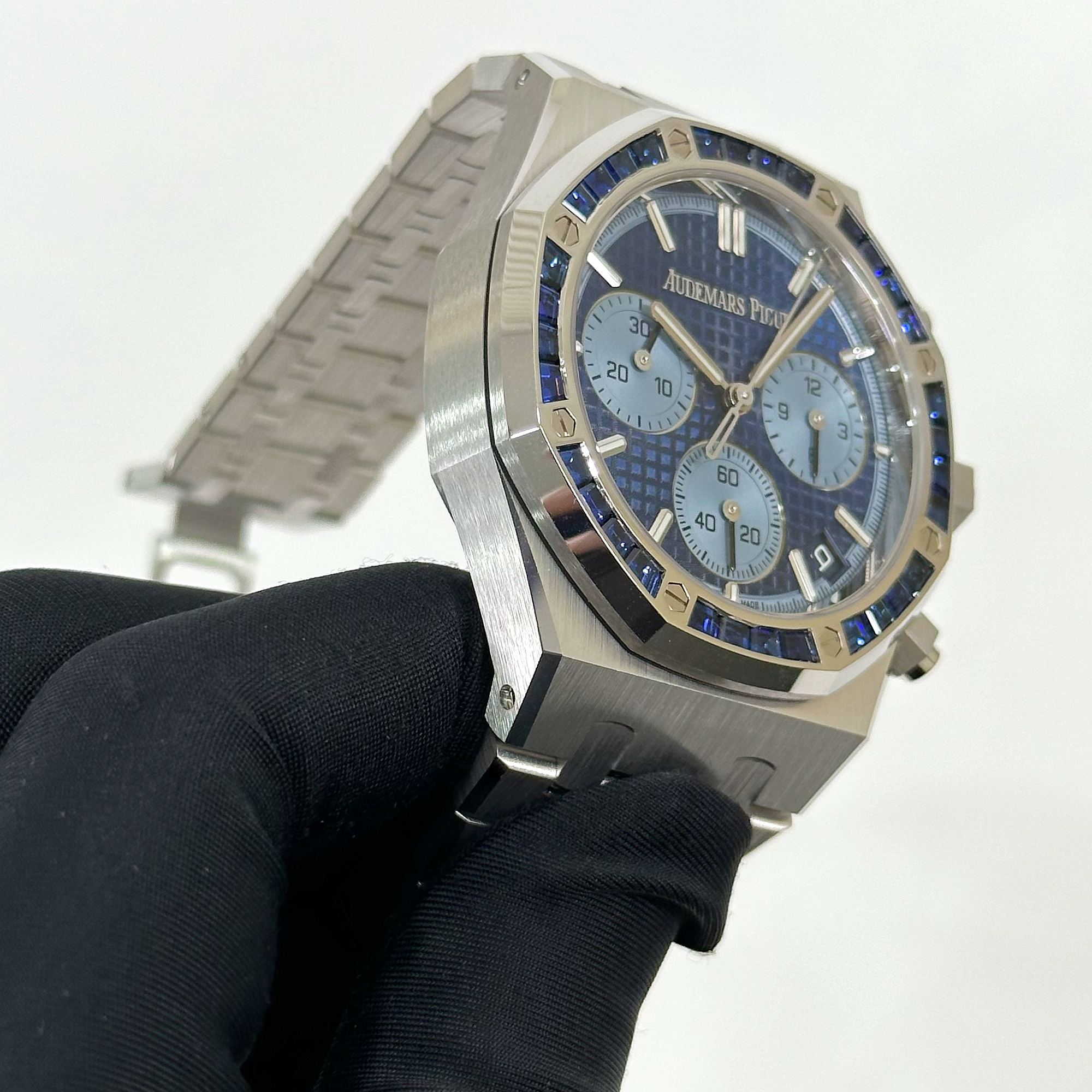 Royal Oak Chronograph White Gold Sapphire Blue Dial 41mm Product Image 5
