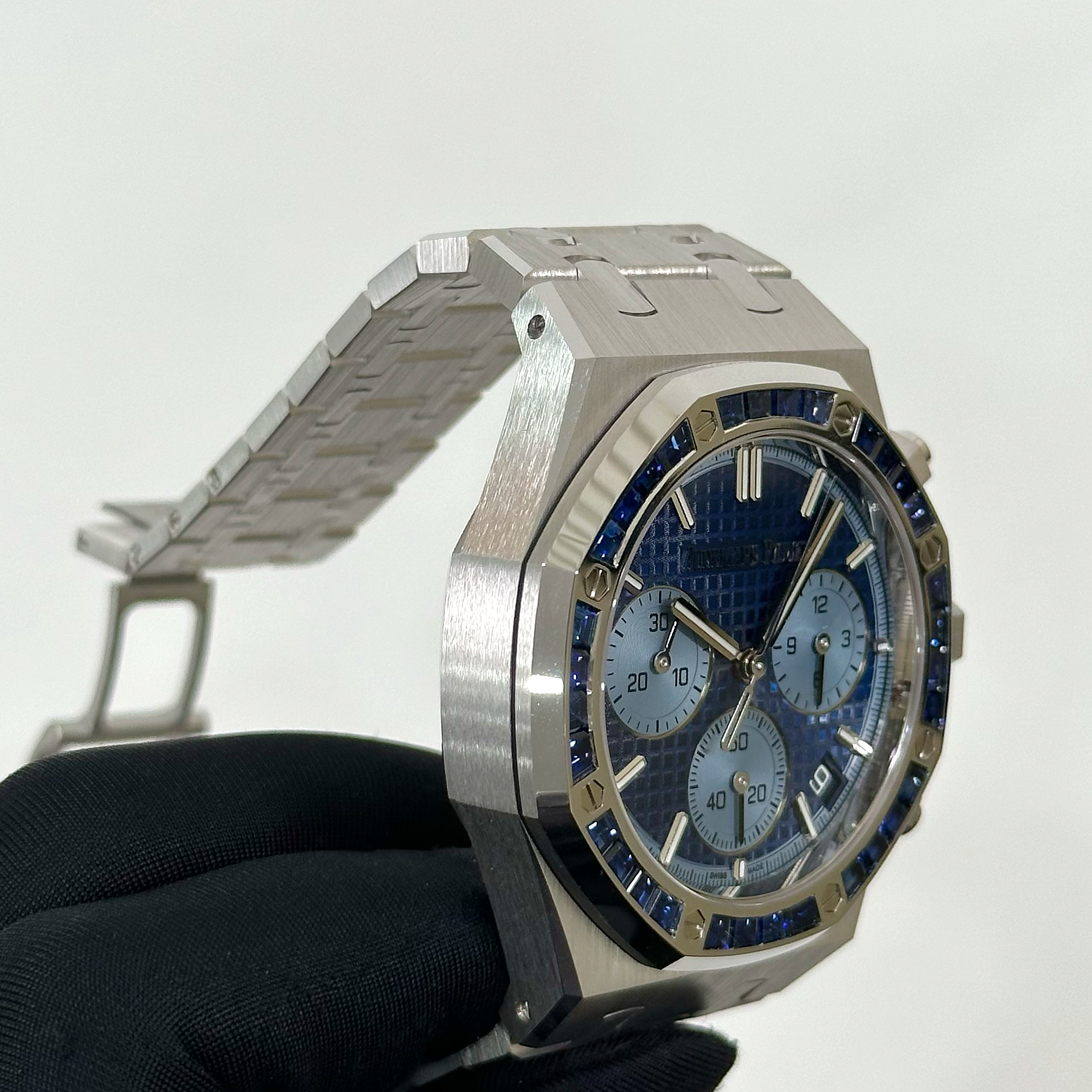 Royal Oak Chronograph White Gold Sapphire Blue Dial 41mm Product Image 6
