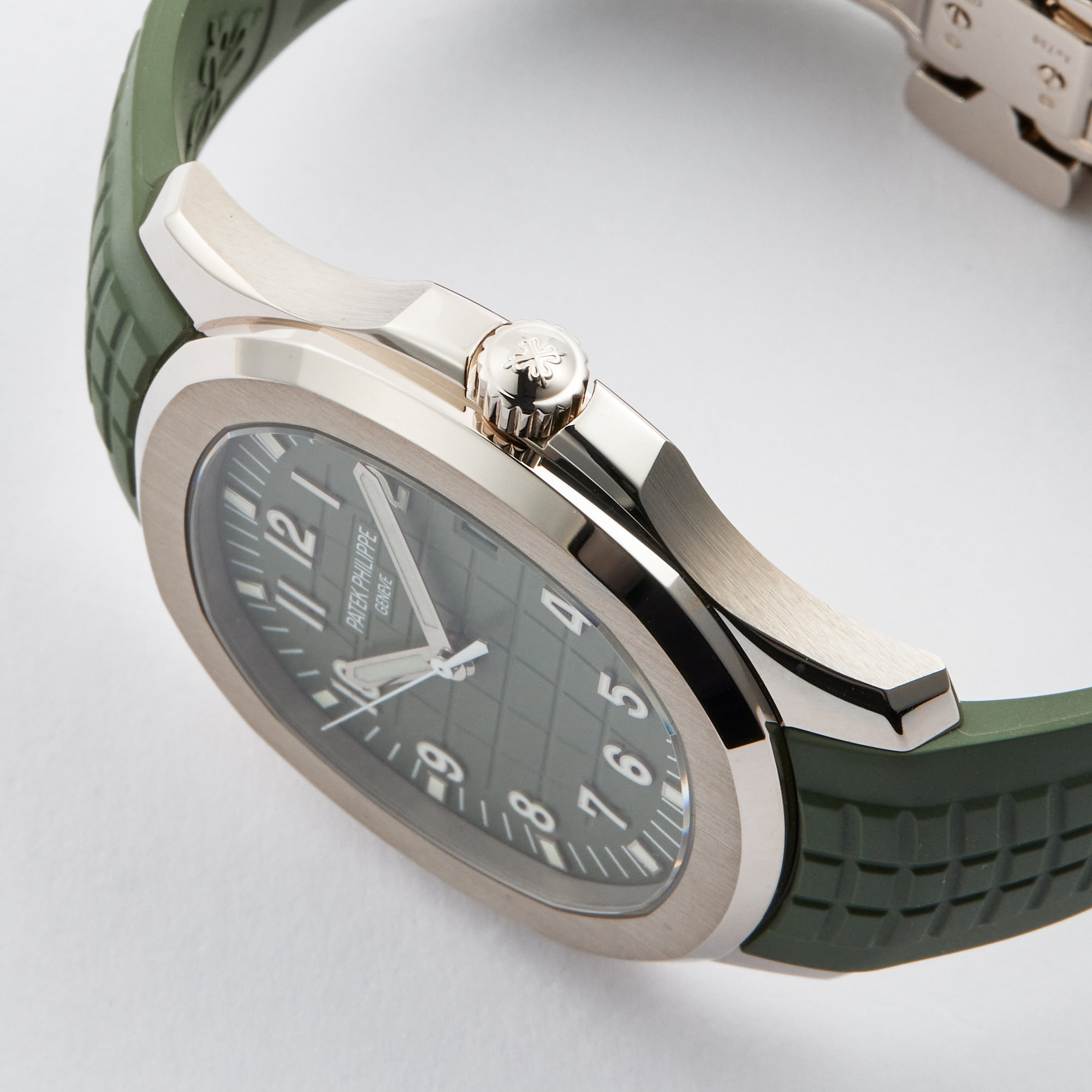 Aquanaut White Gold Green Dial 42mm Product Image 2