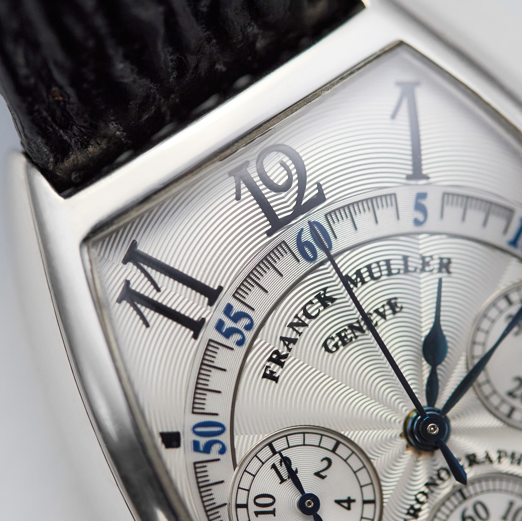 Cintree Curvex Chronograph Platinum Silver Dial 32mm Product Image