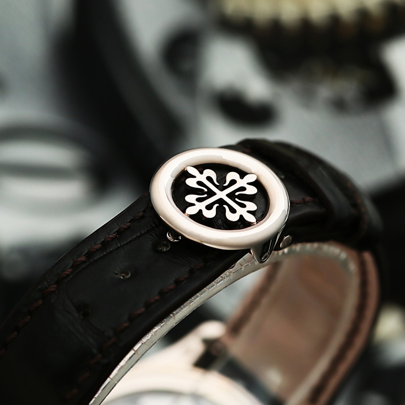 Calatrava White Gold Grey Dial 37mm Product Image 5