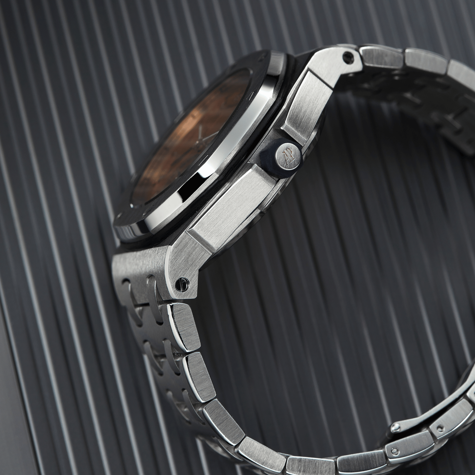 Royal Oak Offshore "Hong Kong Handover" Limited Edition 38mm Product Image