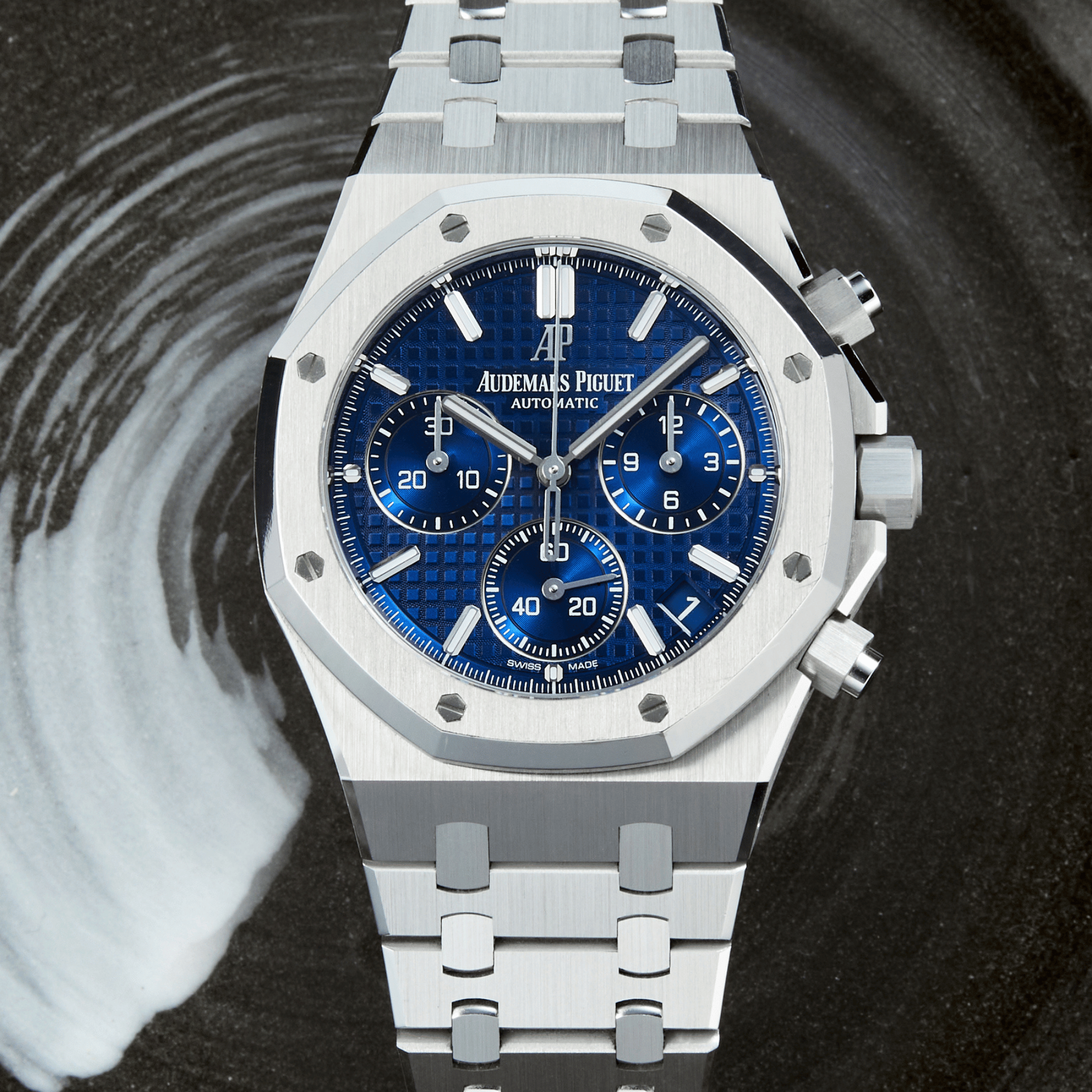 Royal Oak Chronograph White Gold Blue Dial 41mm Product Image 11