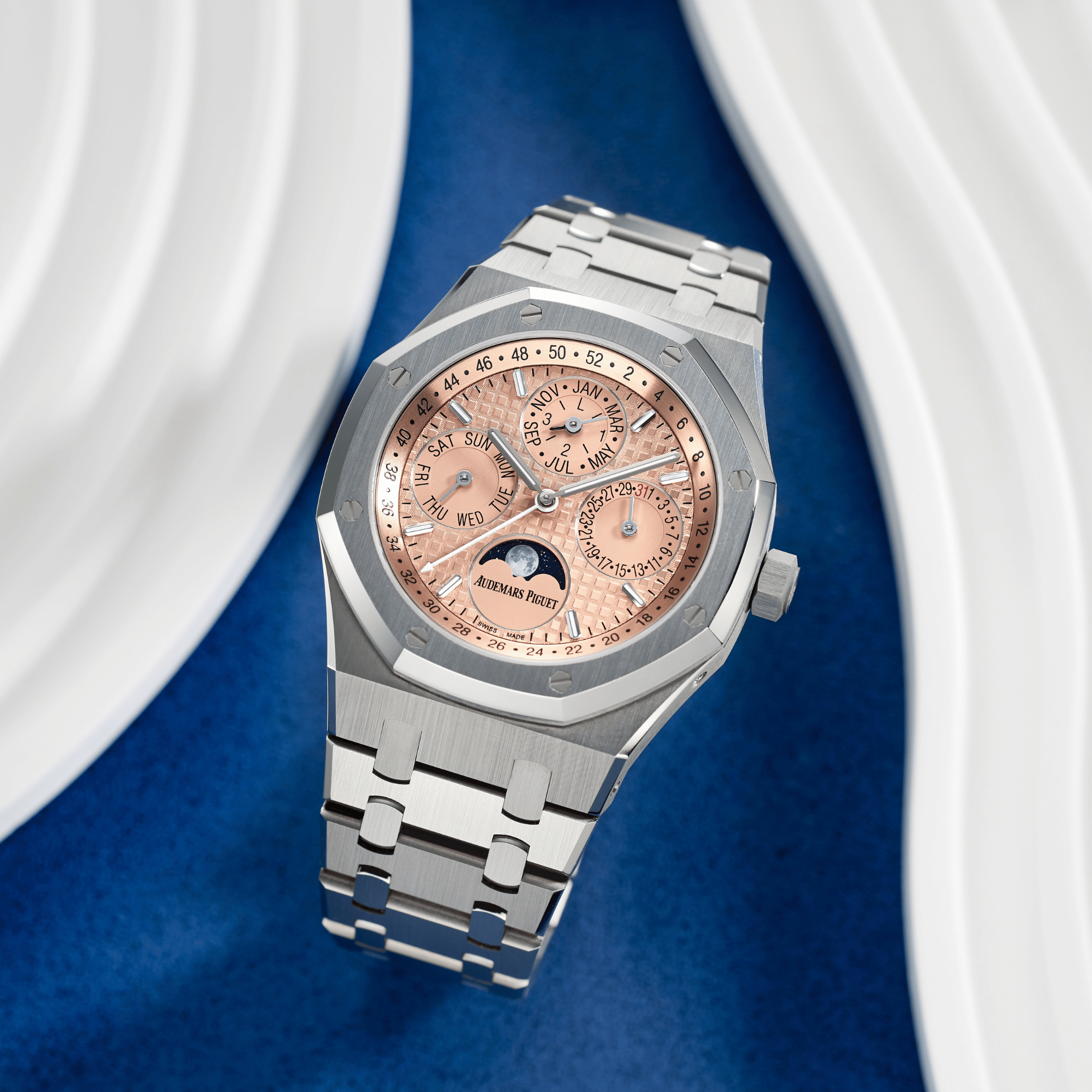 Royal Oak Perpetual Calendar Titanium Salmon Dial 41mm Product Image 8