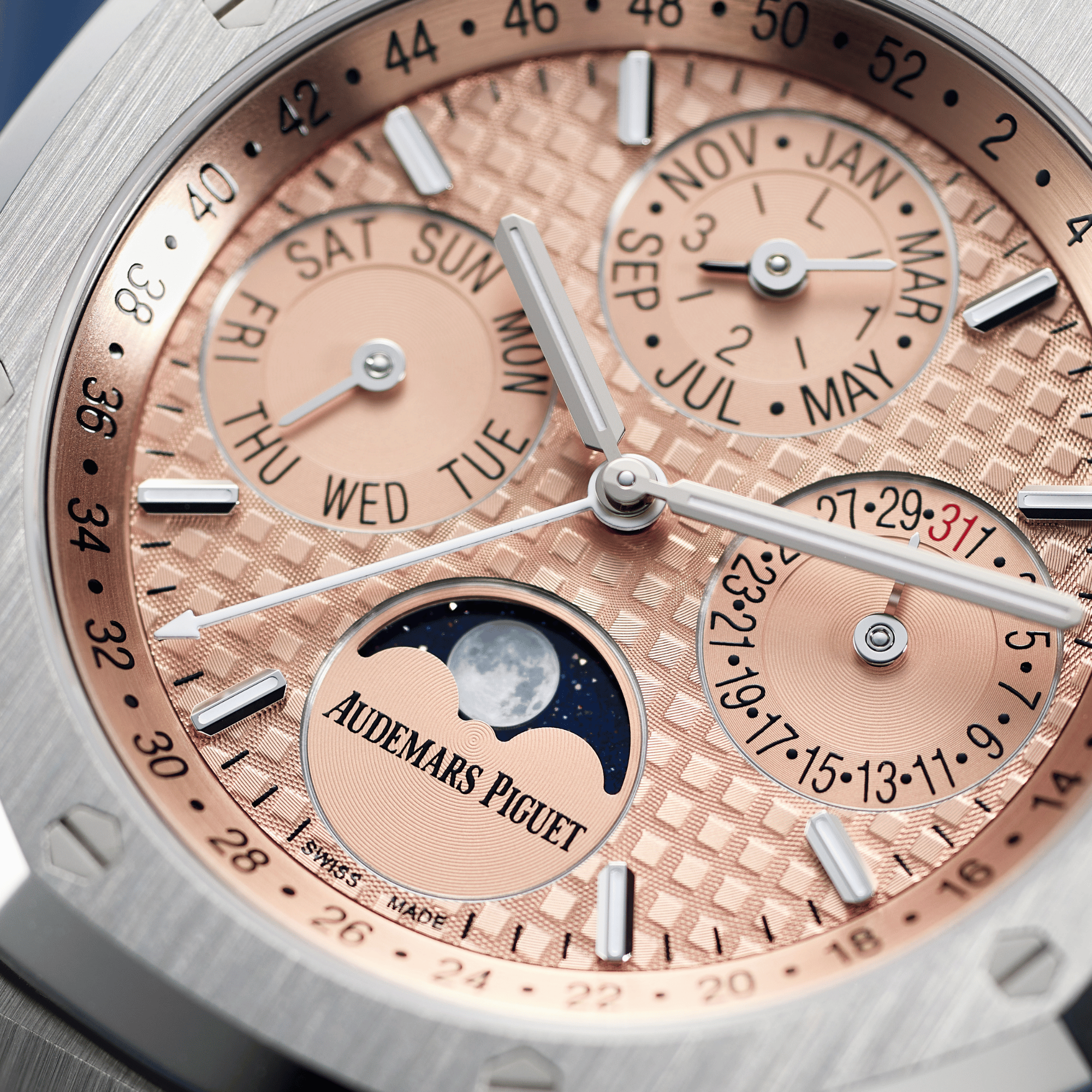 Royal Oak Perpetual Calendar Titanium Salmon Dial 41mm Product Image 9