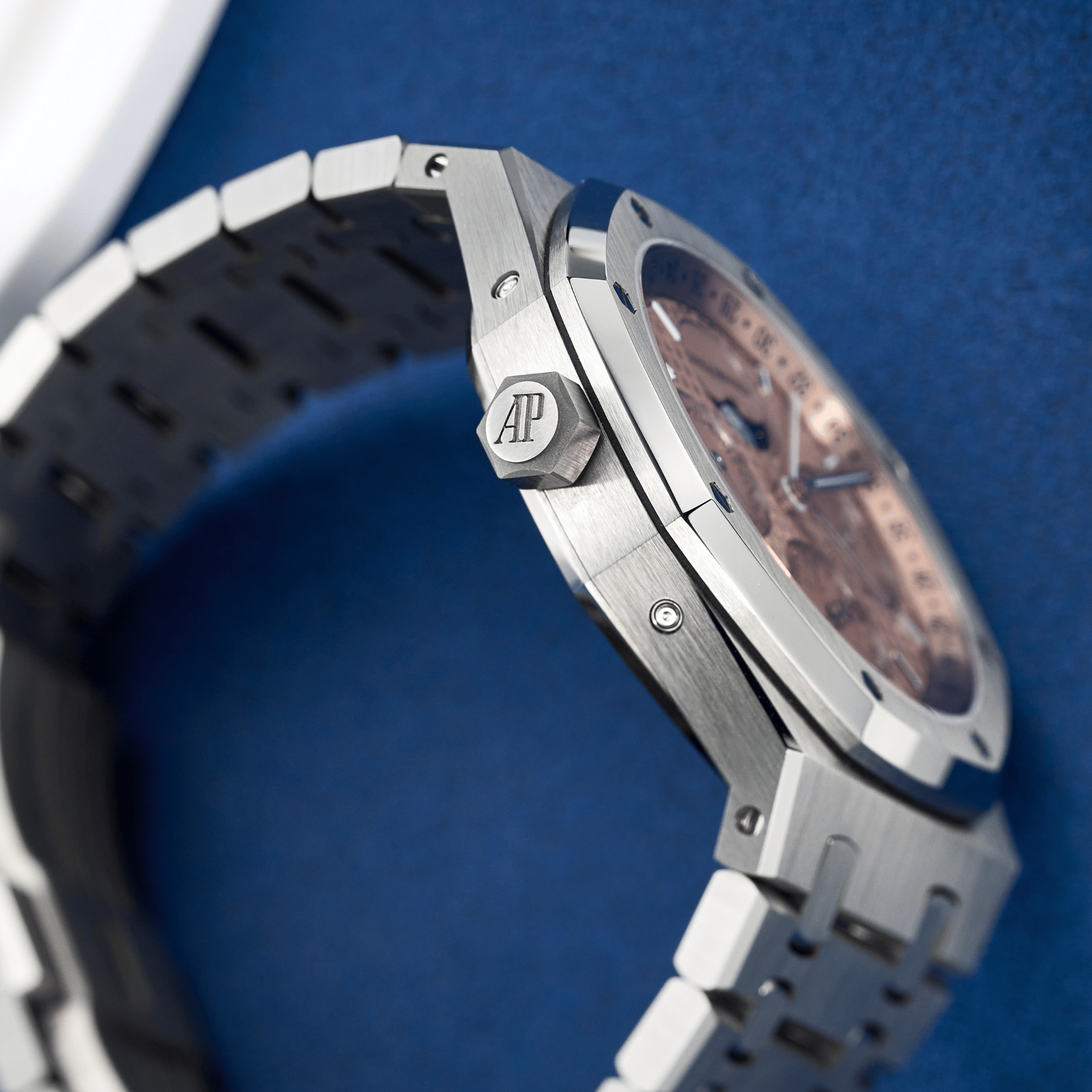 Royal Oak Perpetual Calendar Titanium Salmon Dial 41mm Product Image 10