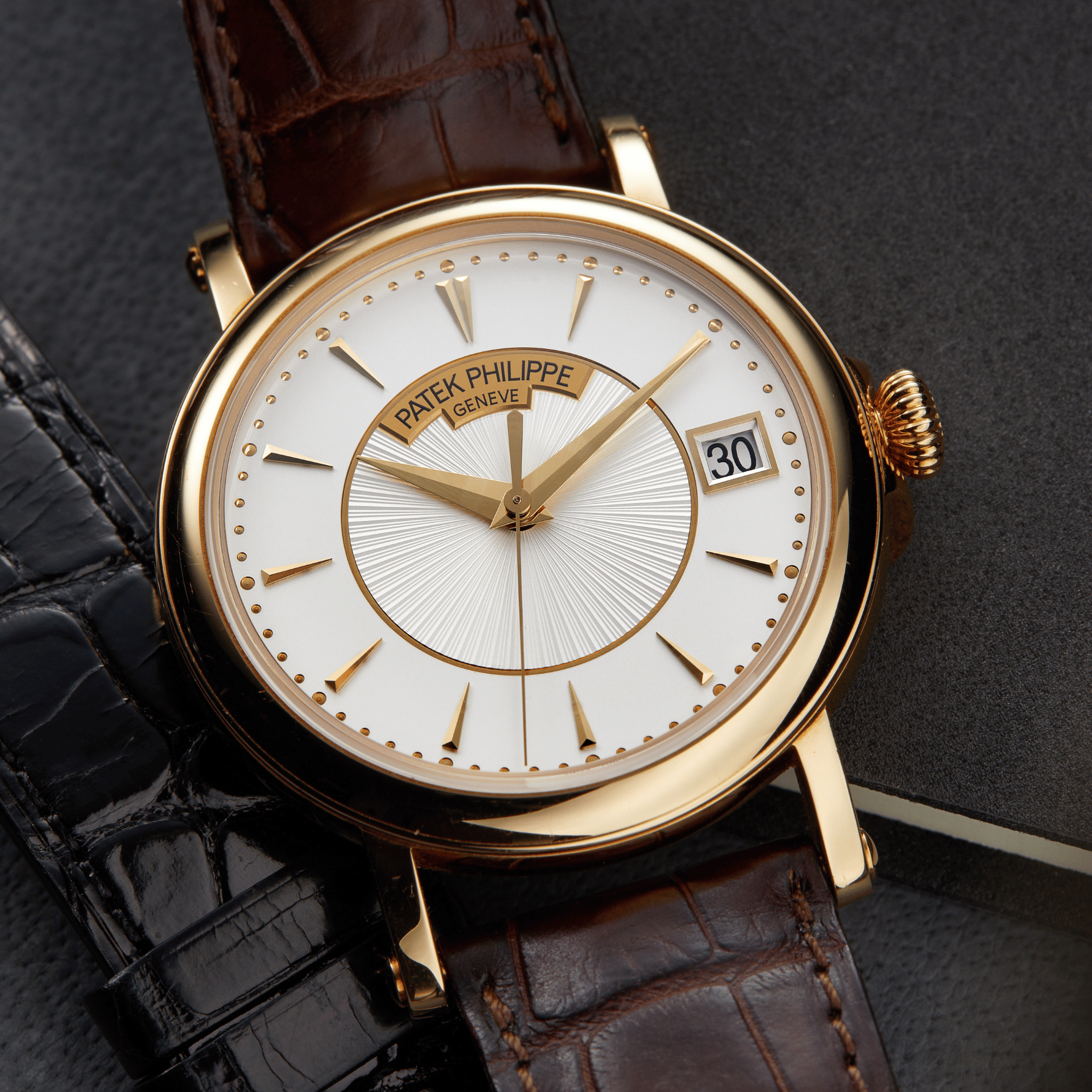 Calatrava Yellow Gold Silver Opaline dial 38mm Product Image