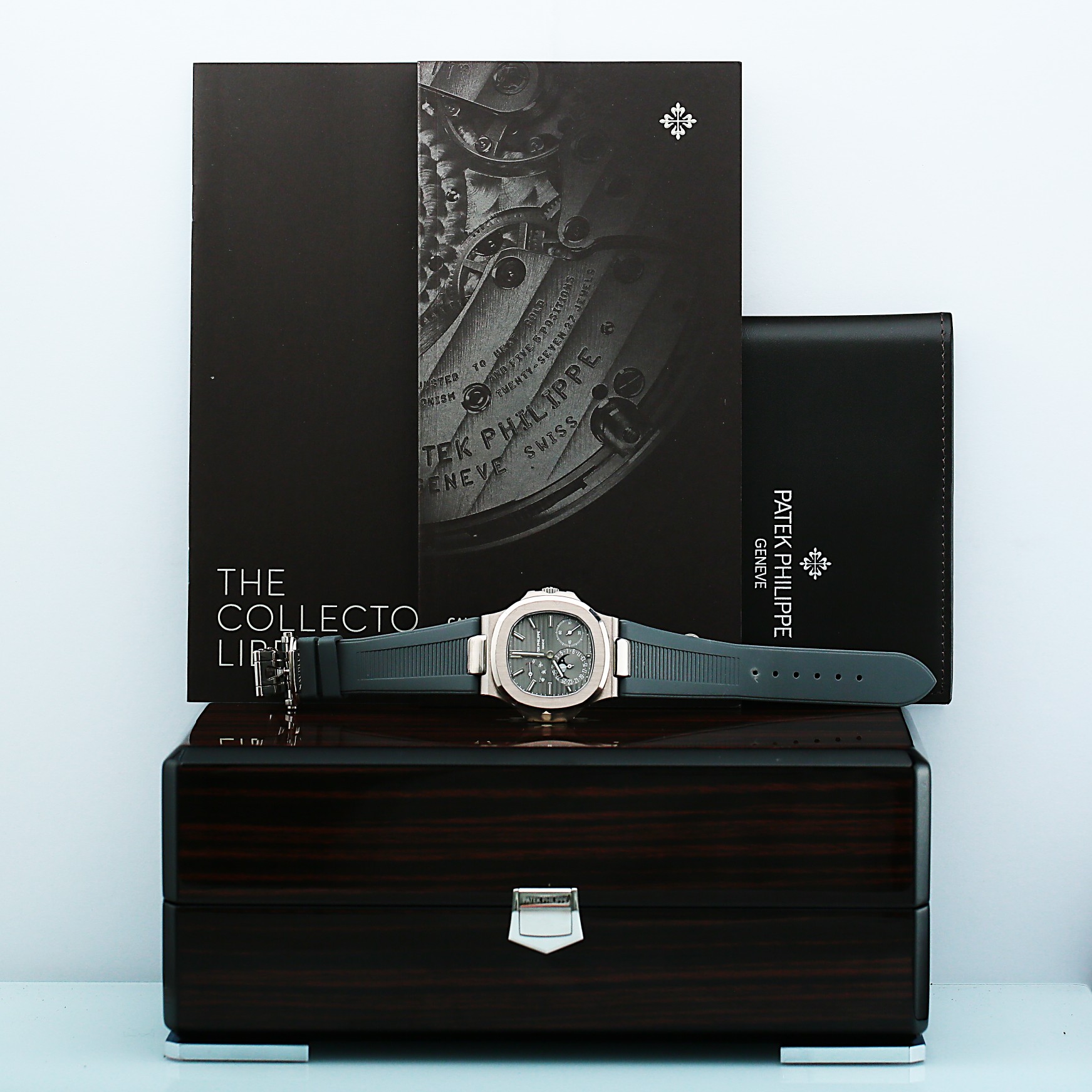 Nautilus Moonphase White Gold Grey Dial 40mm Product Image 7