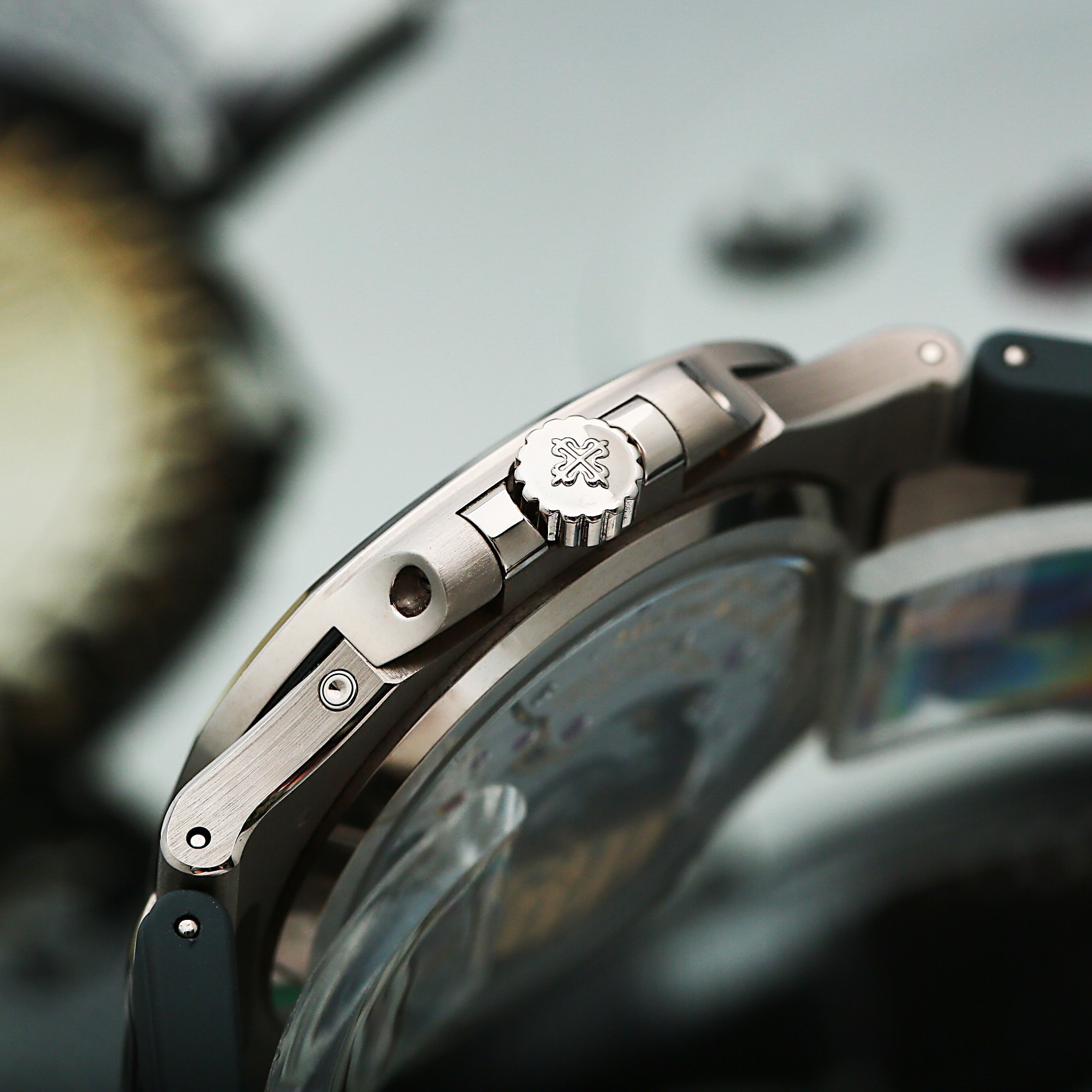 Nautilus Moonphase White Gold Grey Dial 40mm Product Image 3