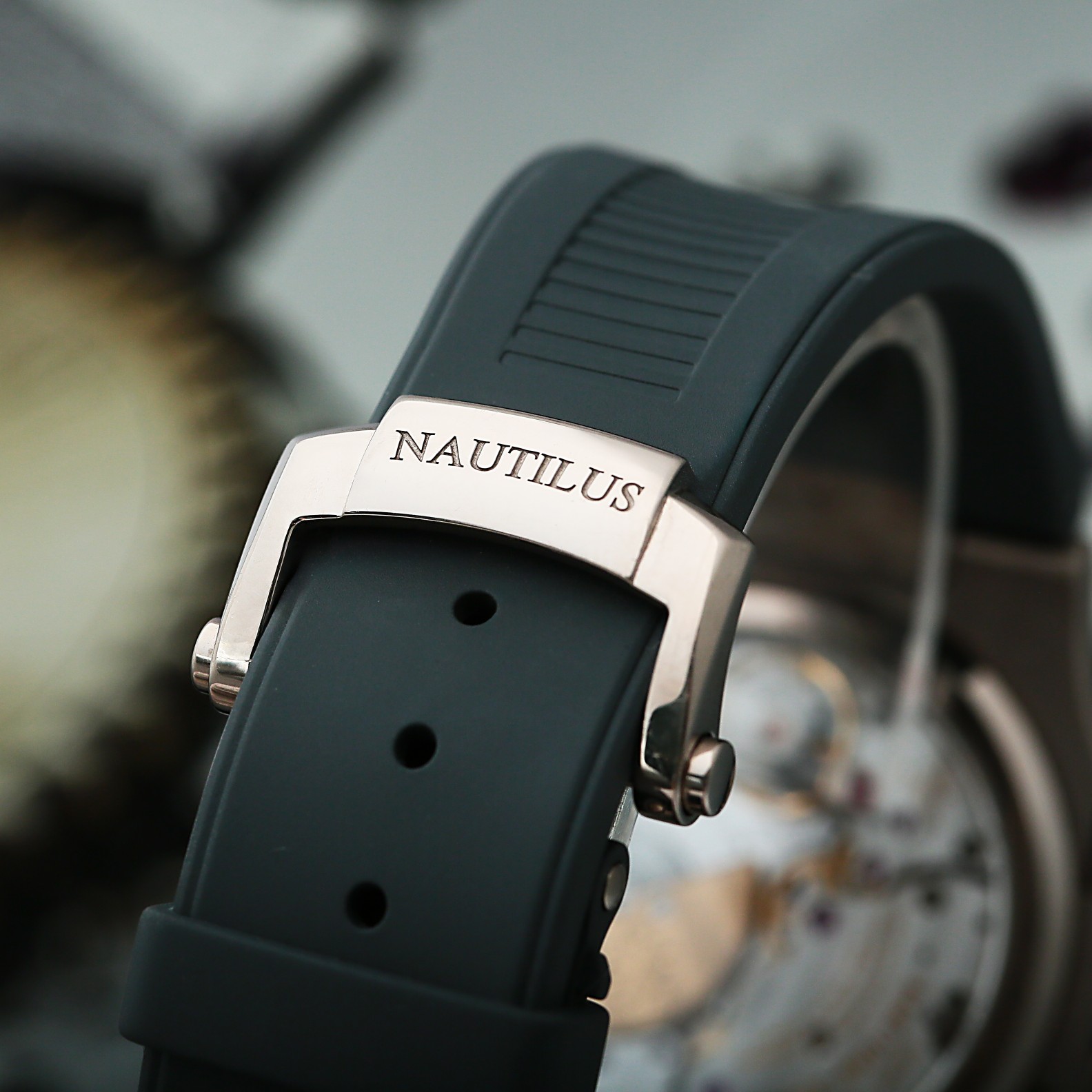 Nautilus Moonphase White Gold Grey Dial 40mm Product Image 5