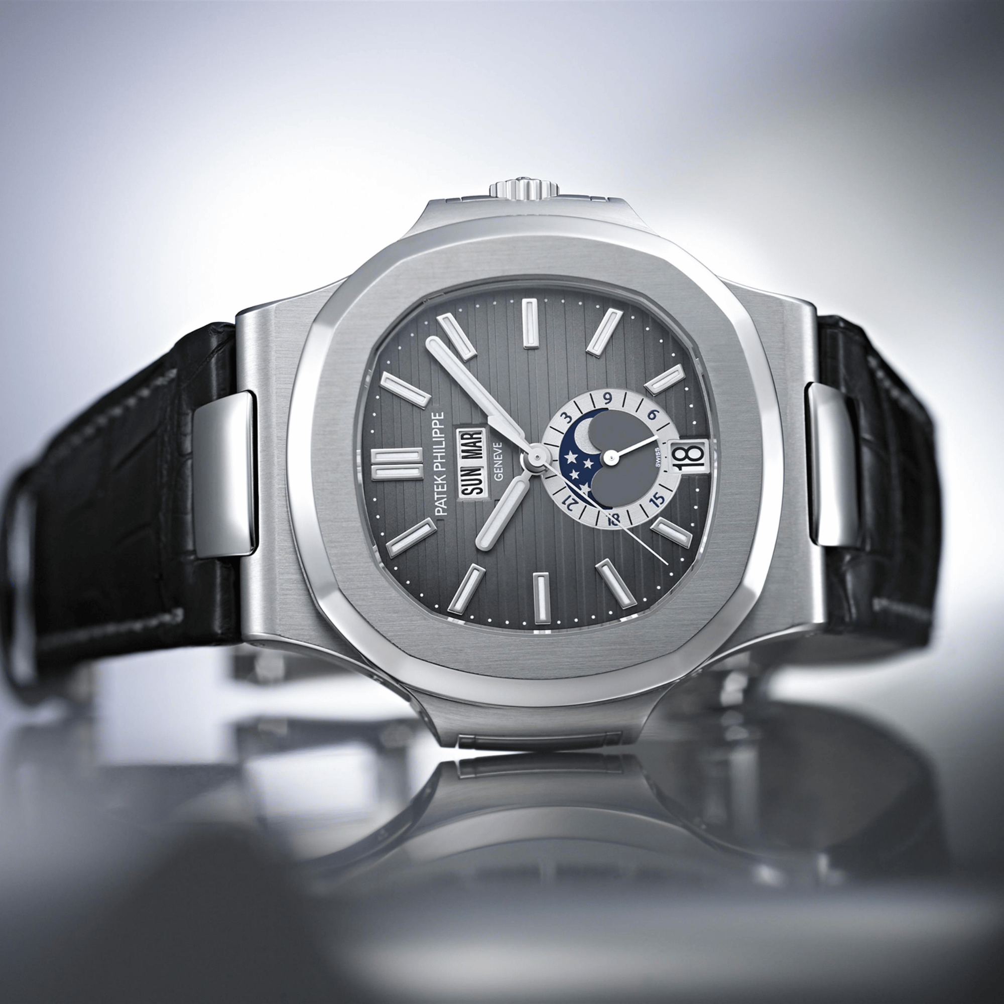 Nautilus Annual Calendar Steel Black Dial 40mm Product Image 2