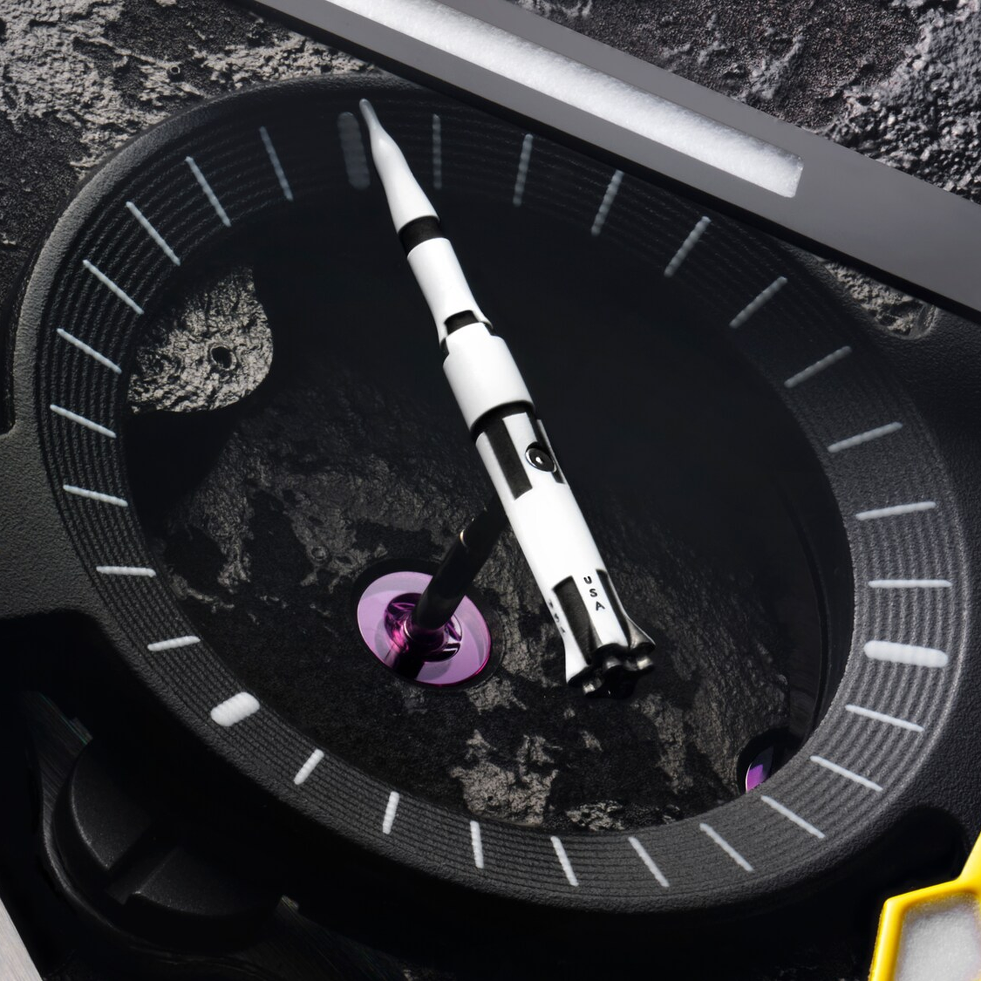 Speedmaster Moonwatch Dark Side of the Moon Apollo 8 Ceramic 44mm Product Image 4