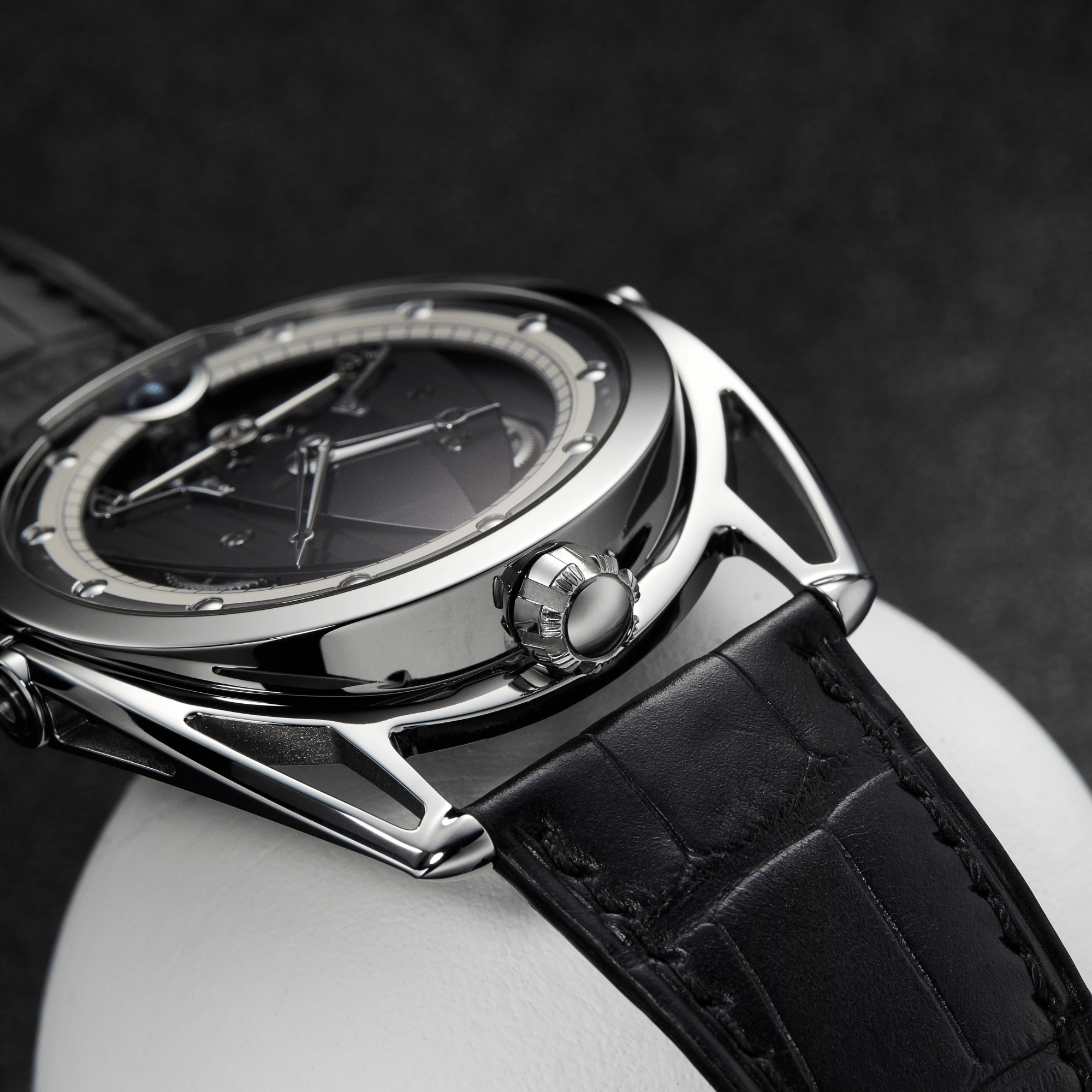 DB28 Titanium 43mm Product Image