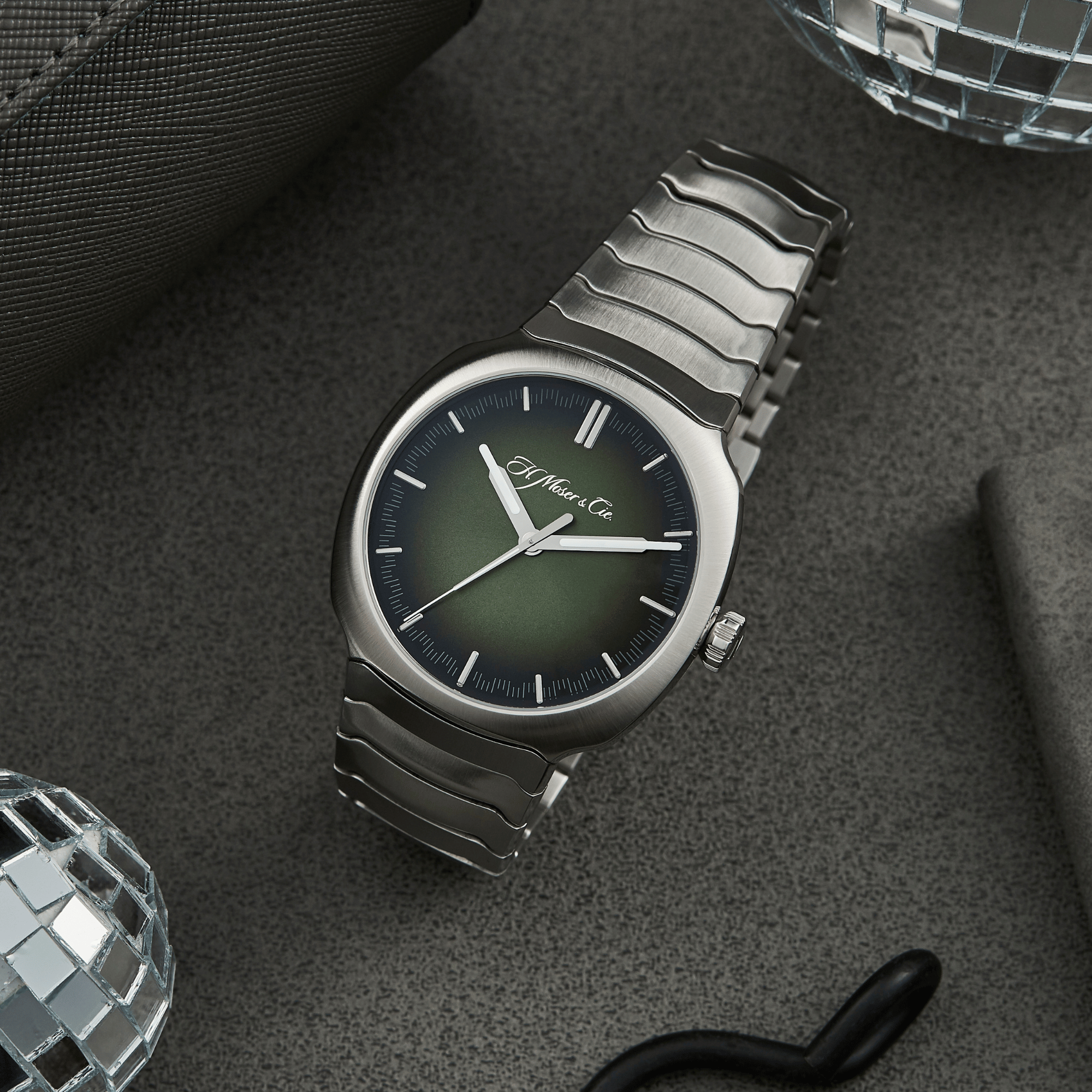 Streamliner Centre Seconds Stainless Steel Green Matrix Product Image