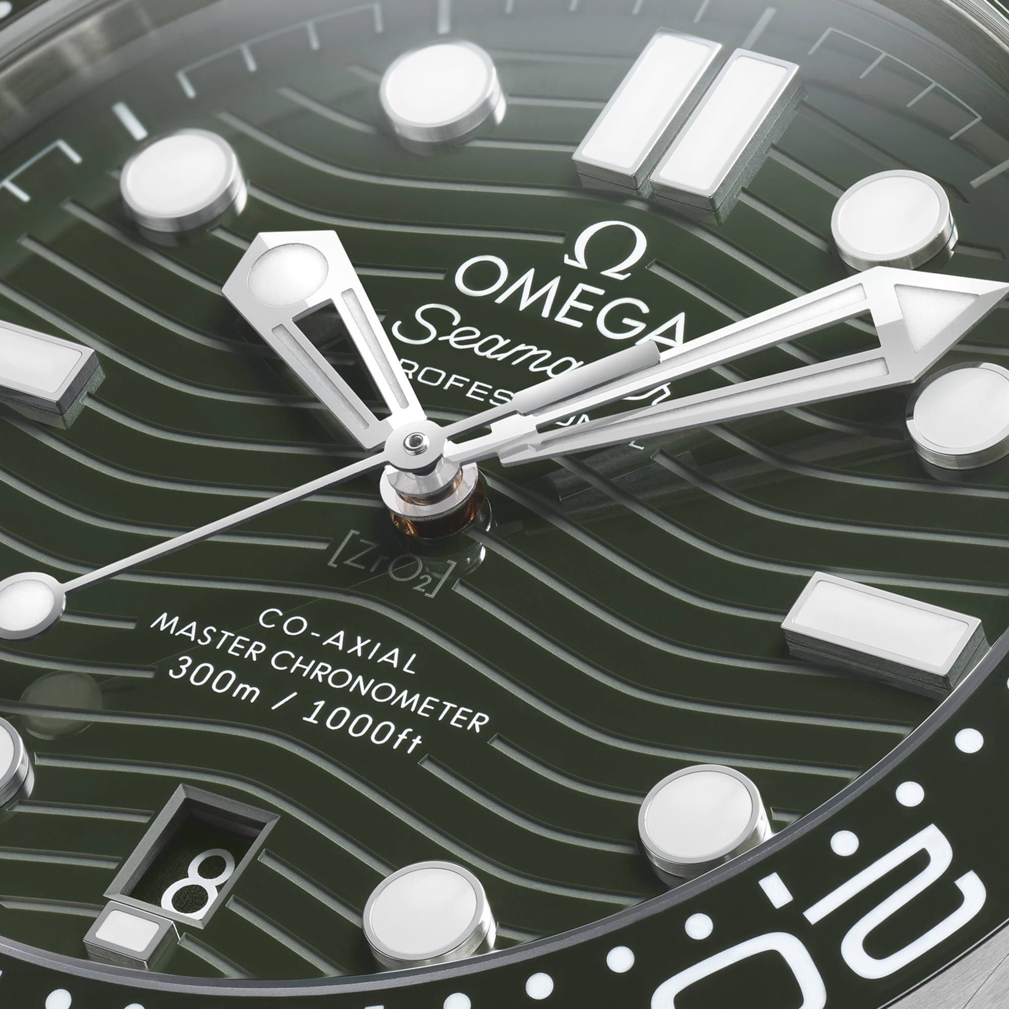 Seamaster Diver 300m Steel Green Dial 42mm Product Image 3