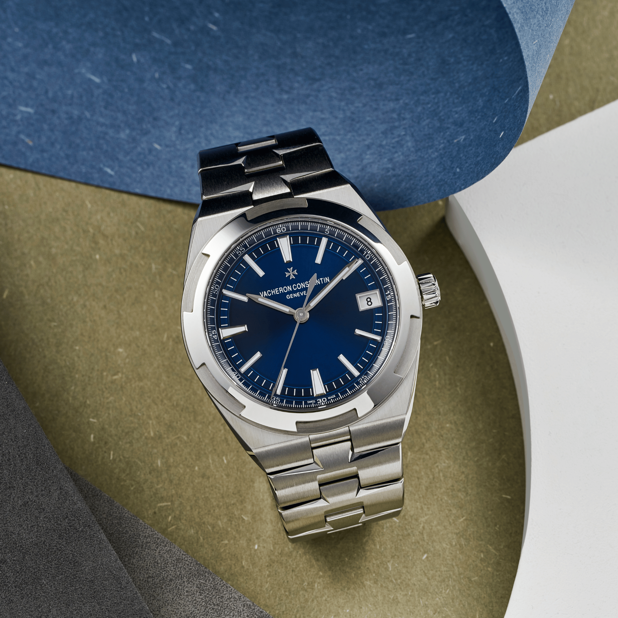 Overseas Date Steel Blue Dial 41mm Product Image