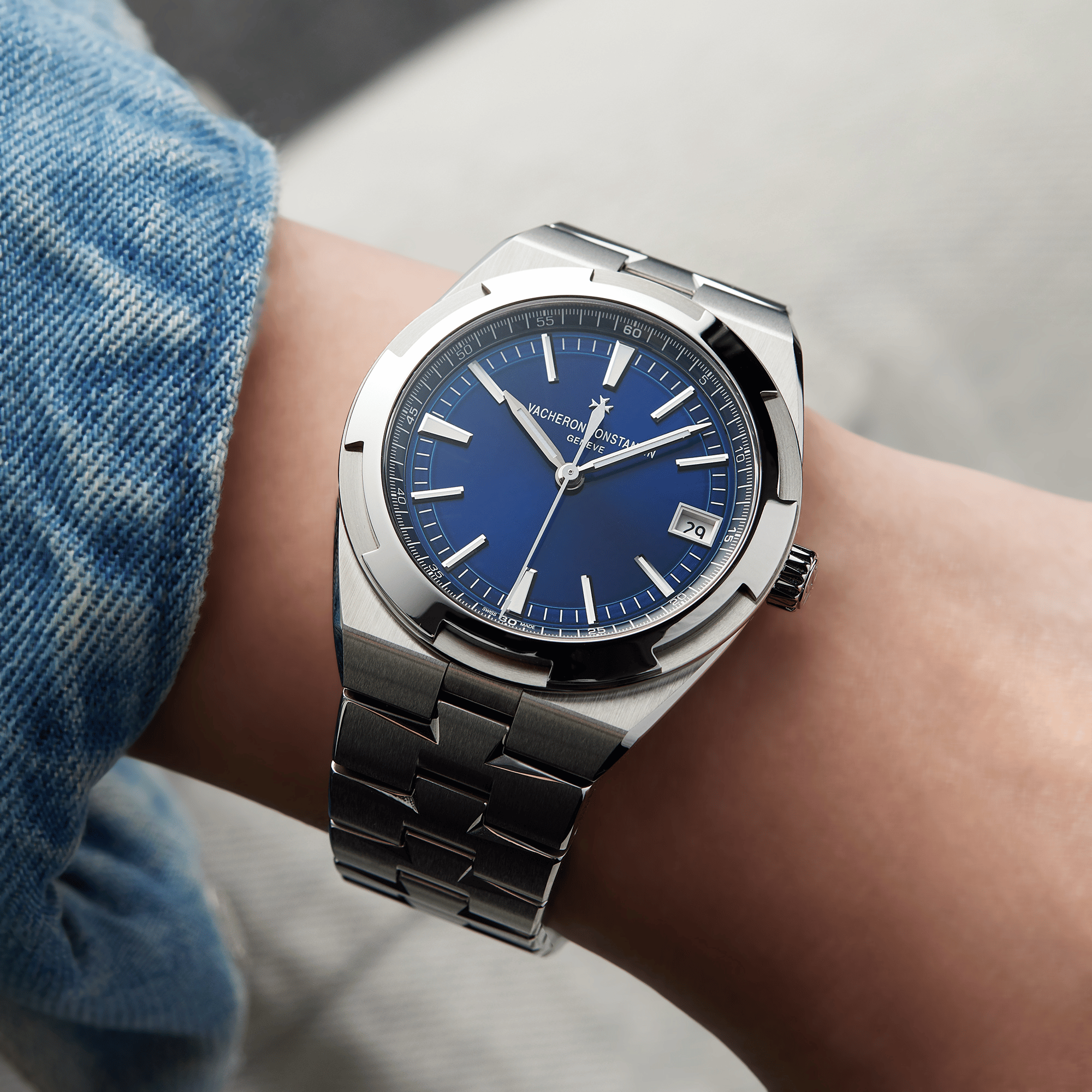 Overseas Date Steel Blue Dial 41mm Product Image
