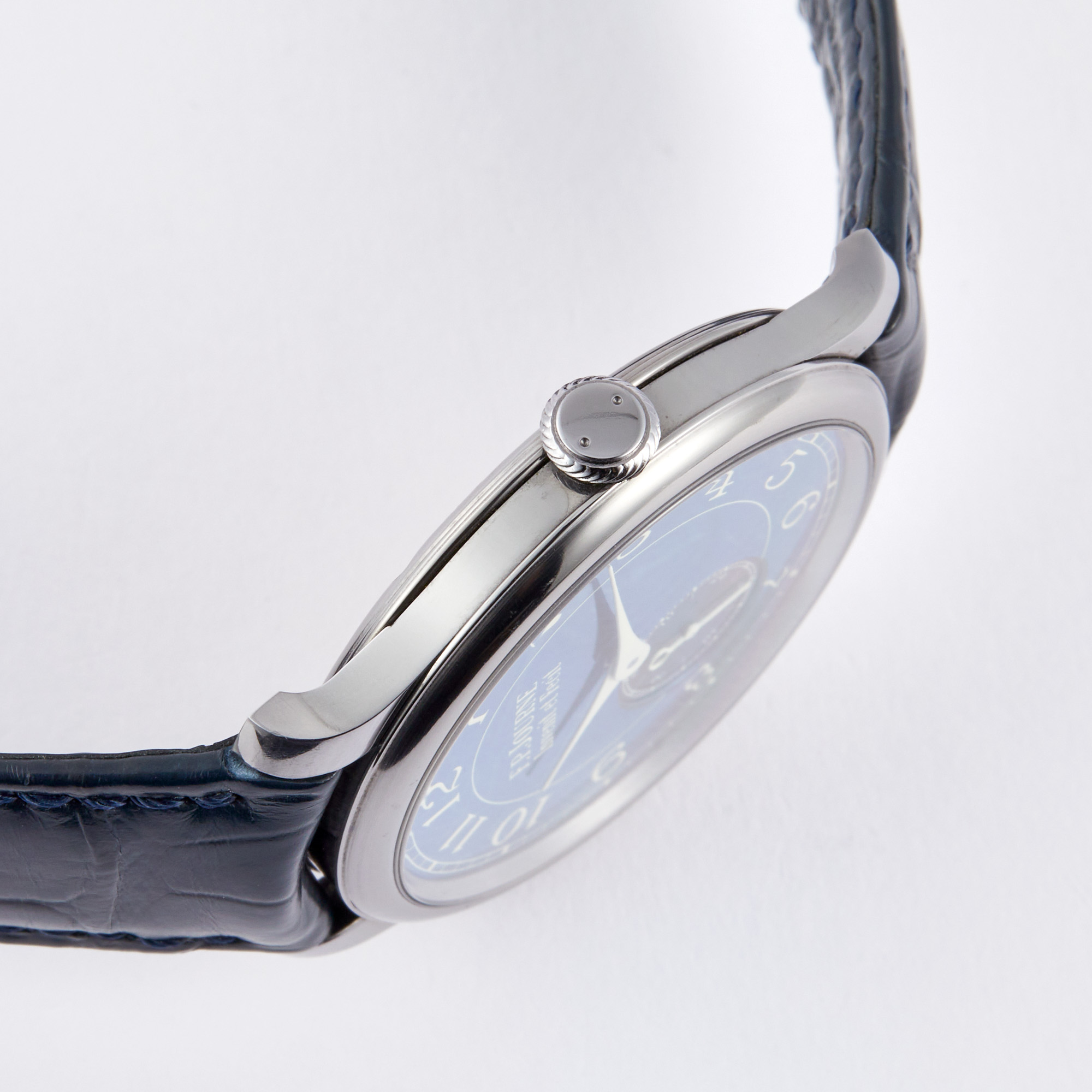 Chronometre Chronomètre Bleu Tantalum Blue Dial 39mm Product Image 3