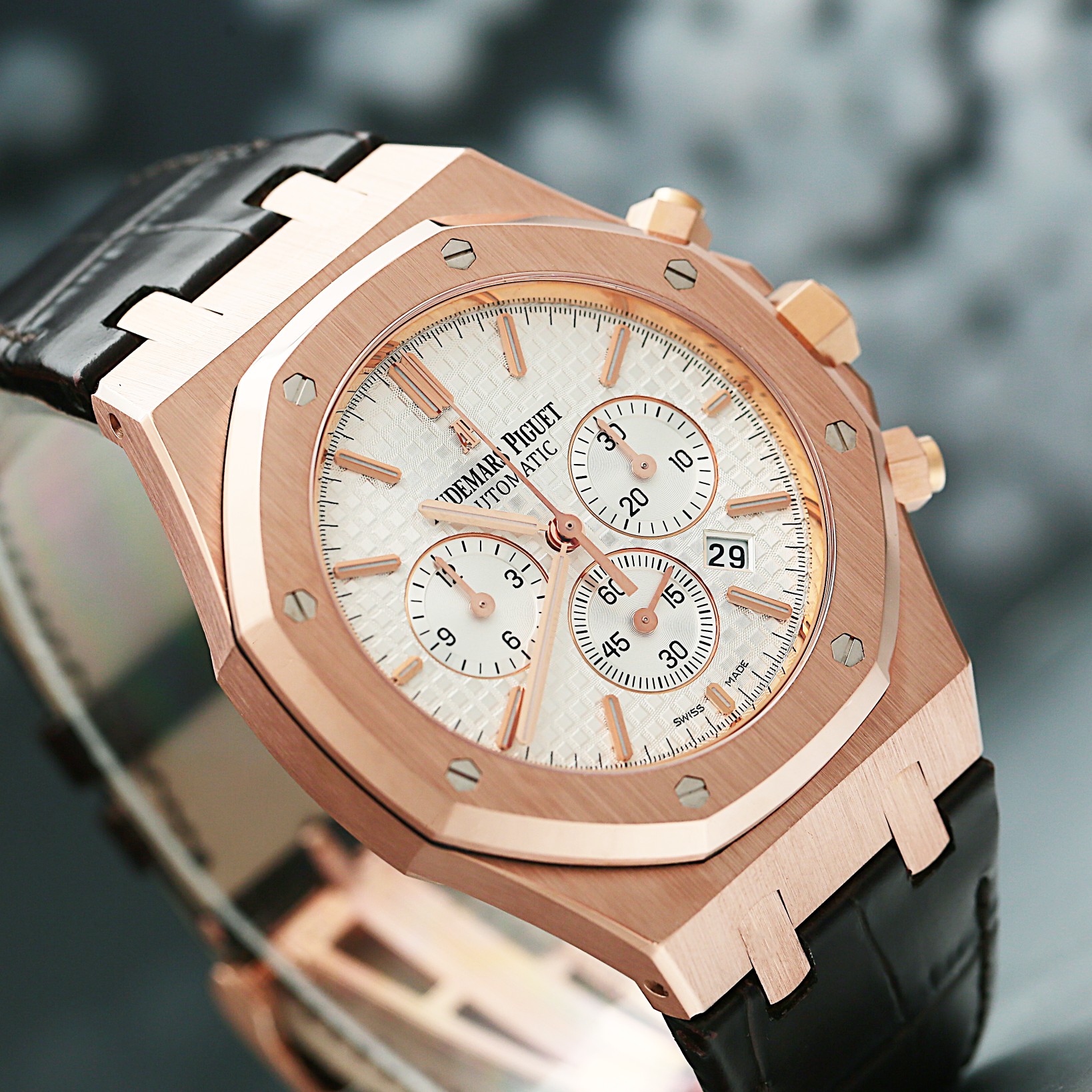 Royal Oak Chronograph Rose Gold Silver Dial 41mm Product Image 2