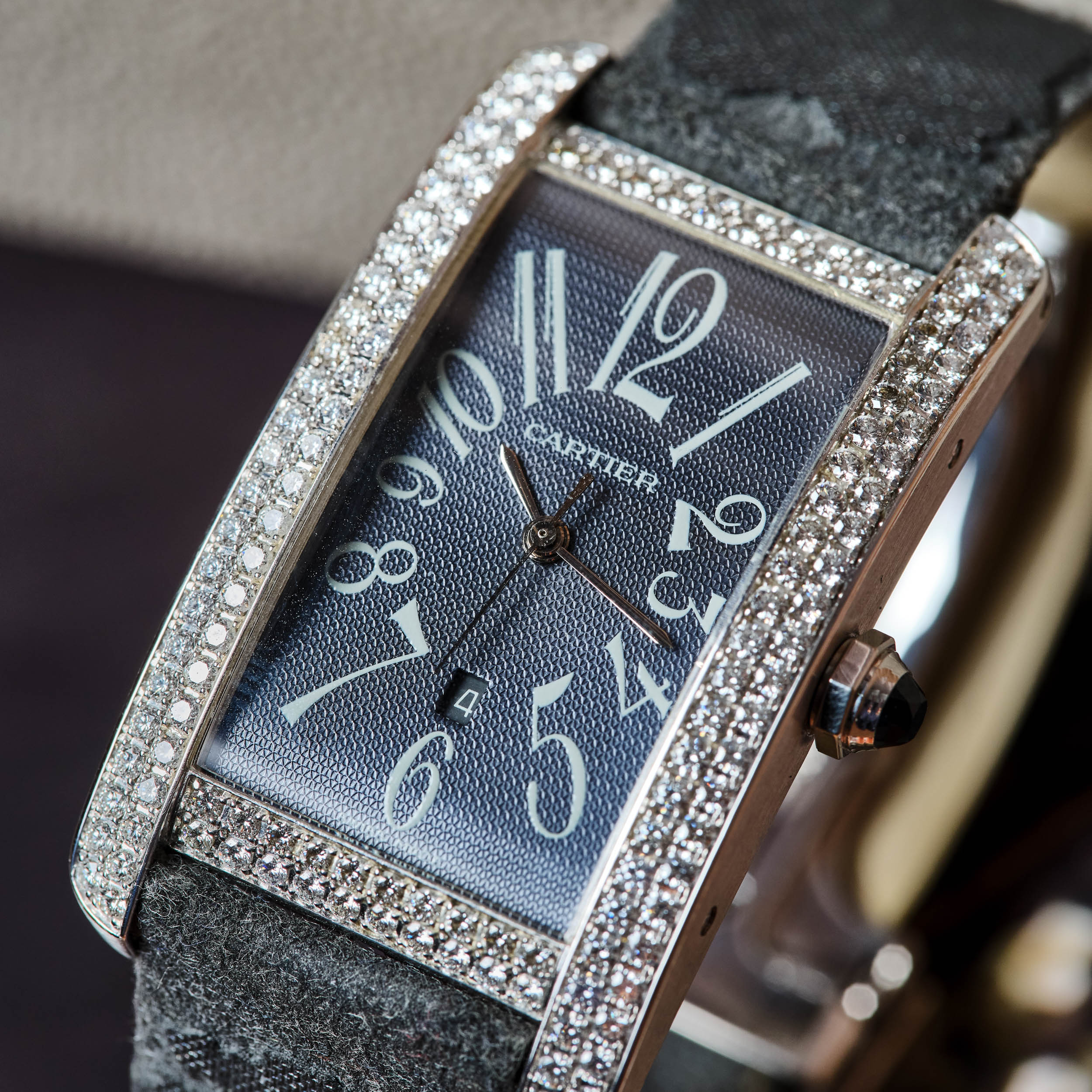 Tank Americaine White Gold Diamond Grey Dial 27mm Product Image