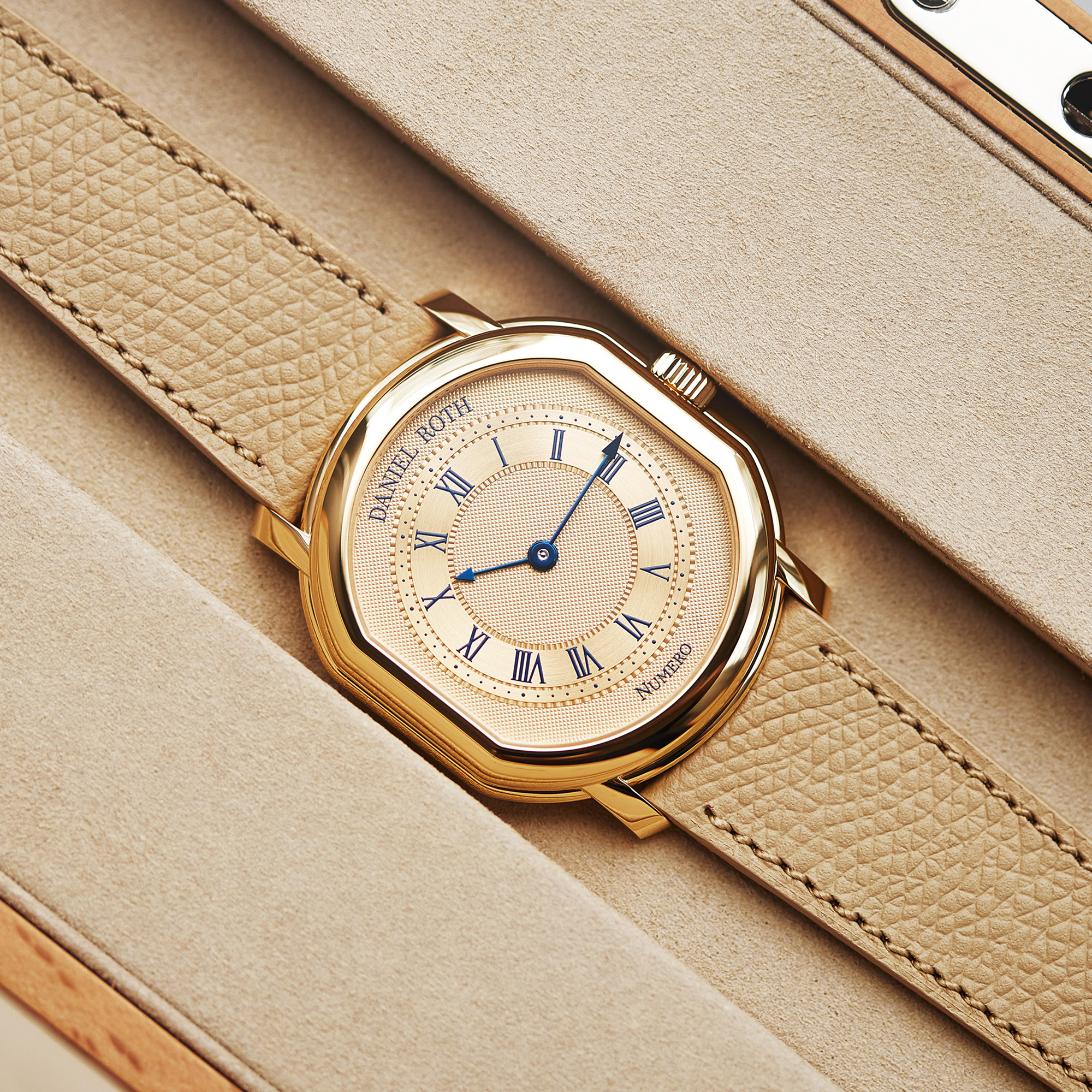 Extra Plat Souscription Yellow Gold Gold Dial 35mm Product Image