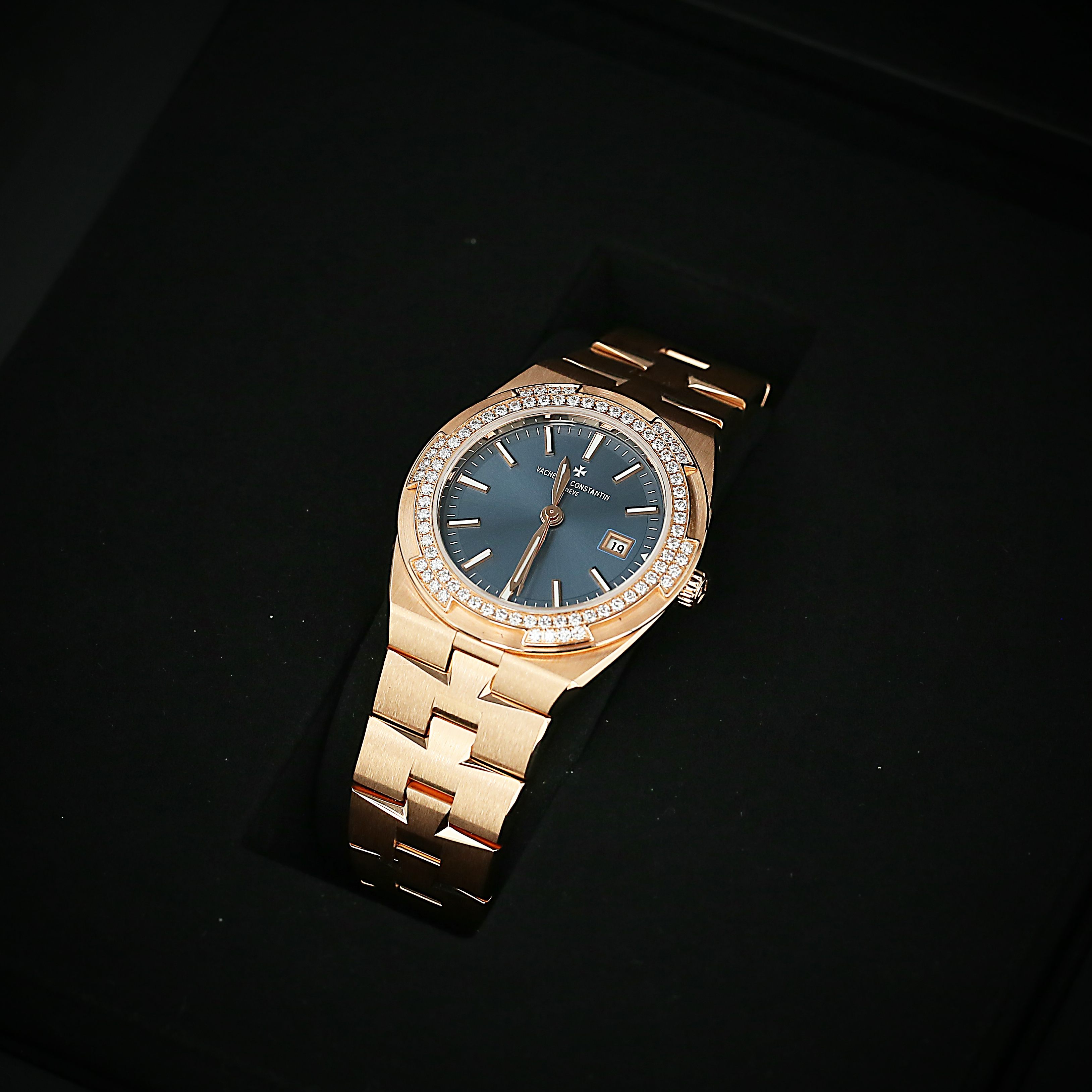 Overseas Quartz Rose Gold Diamond Blue Dial 33mm Product Image 3