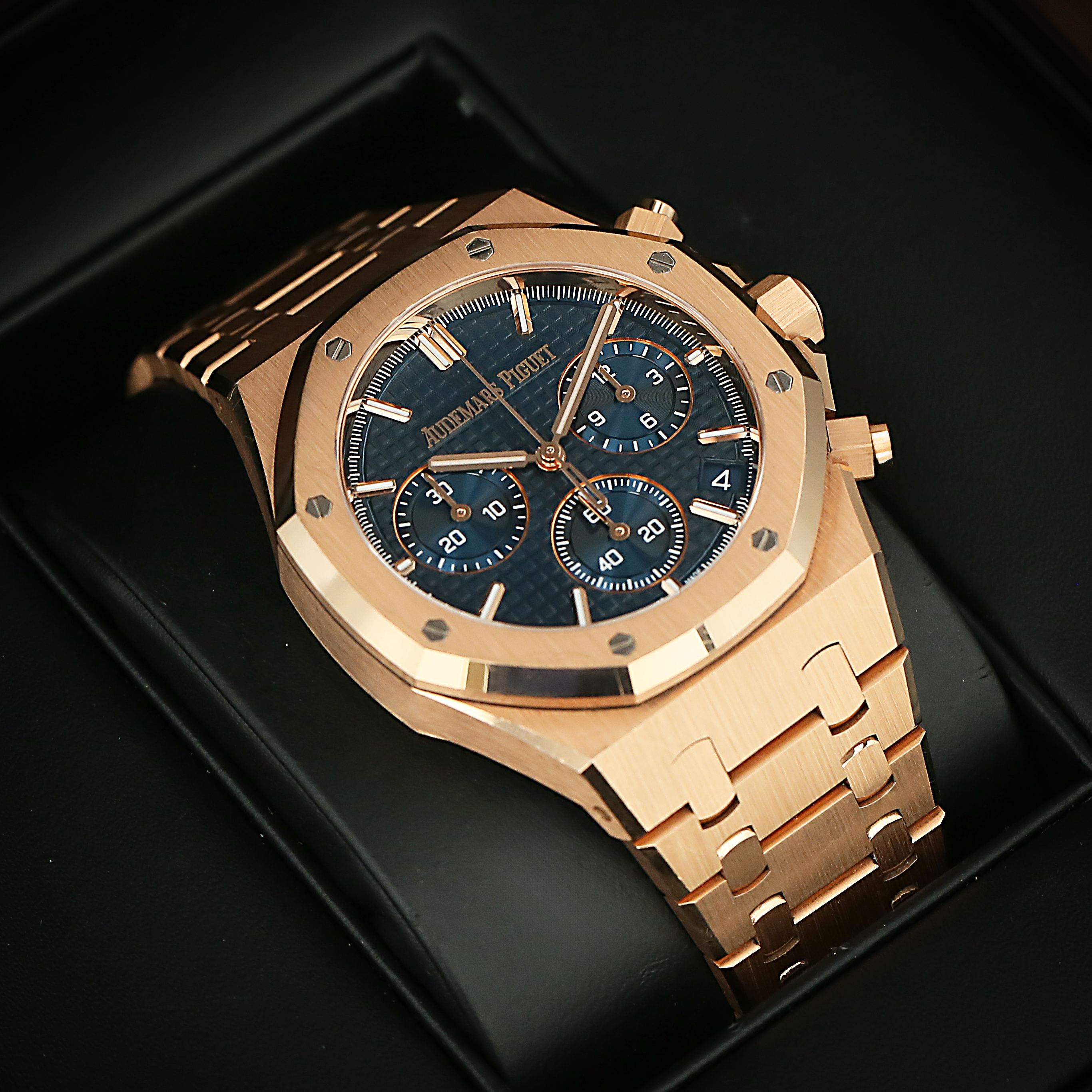 Royal Oak Chronograph Rose Gold Blue Dial 41mm Product Image 1