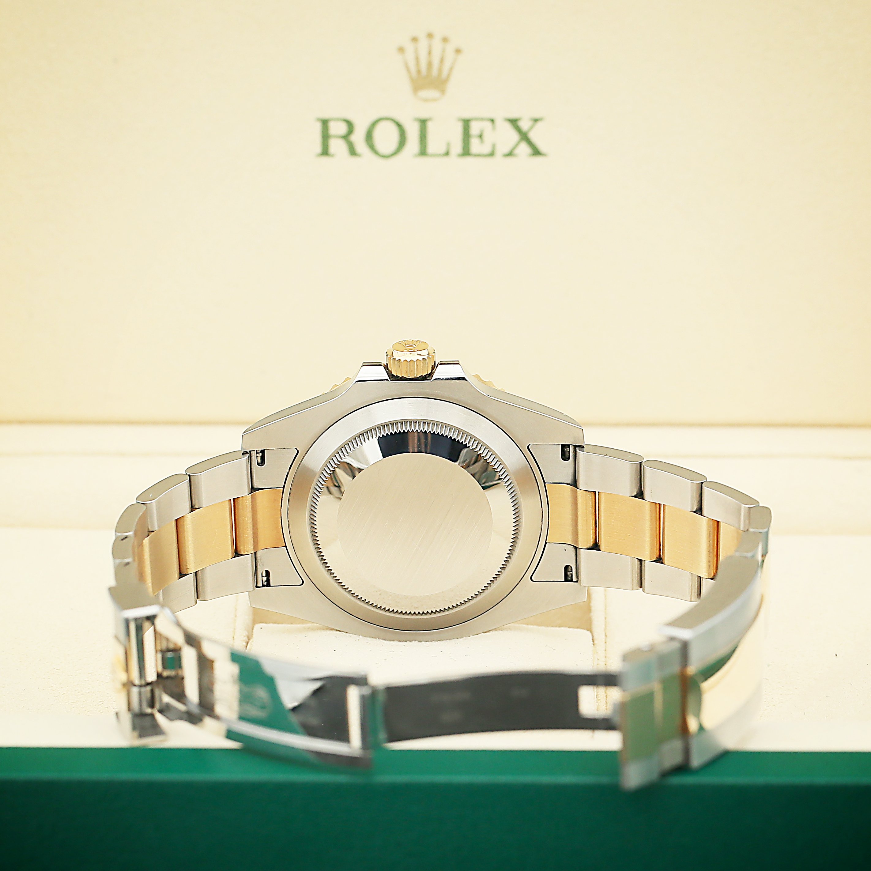 Submariner Date Yellow Gold & Steel Black Dial 41mm Product Image 3