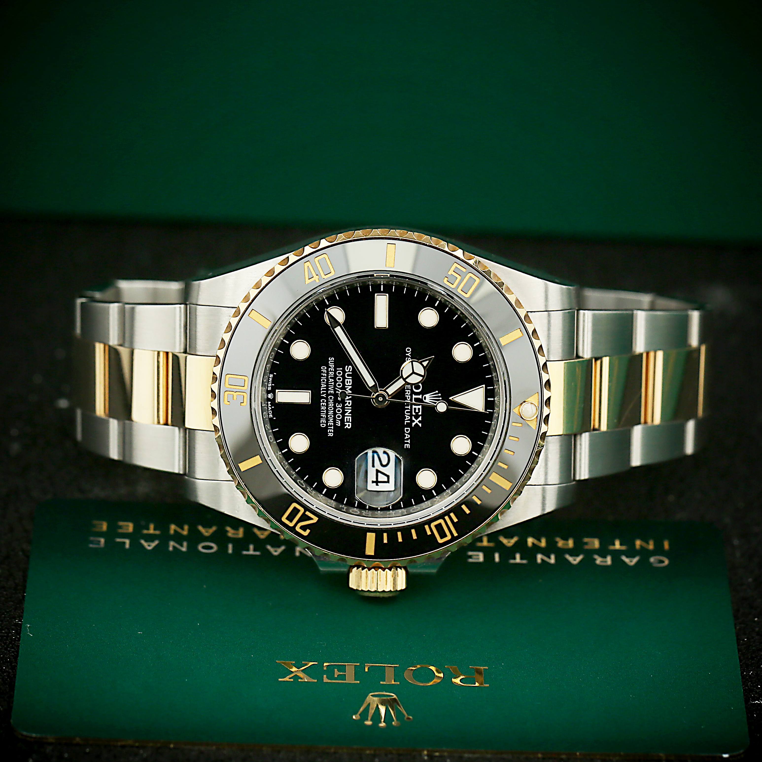 Submariner Date Yellow Gold & Steel Black Dial 41mm Product Image 4