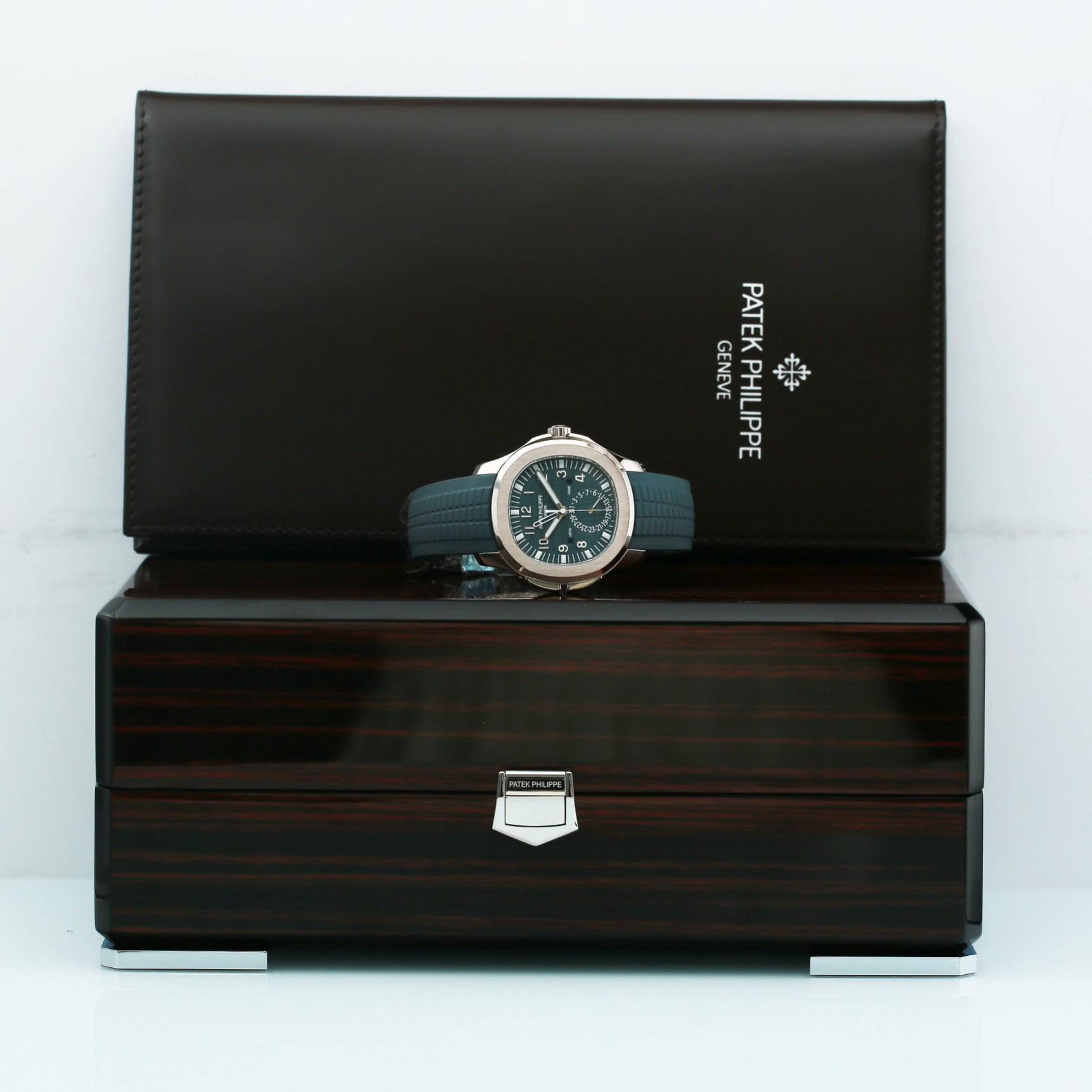 Aquanaut Travel Time White Gold Blue Dial 40mm Product Image 7