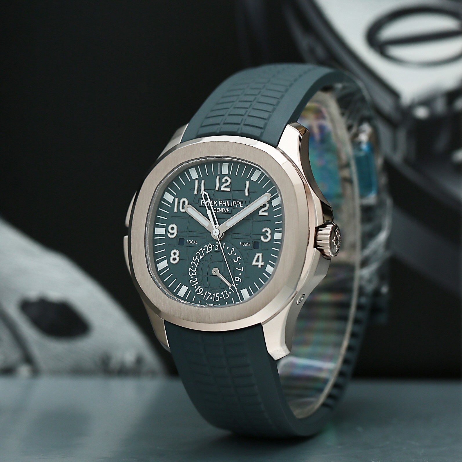 Aquanaut Travel Time White Gold Blue Dial 40mm Product Image 1