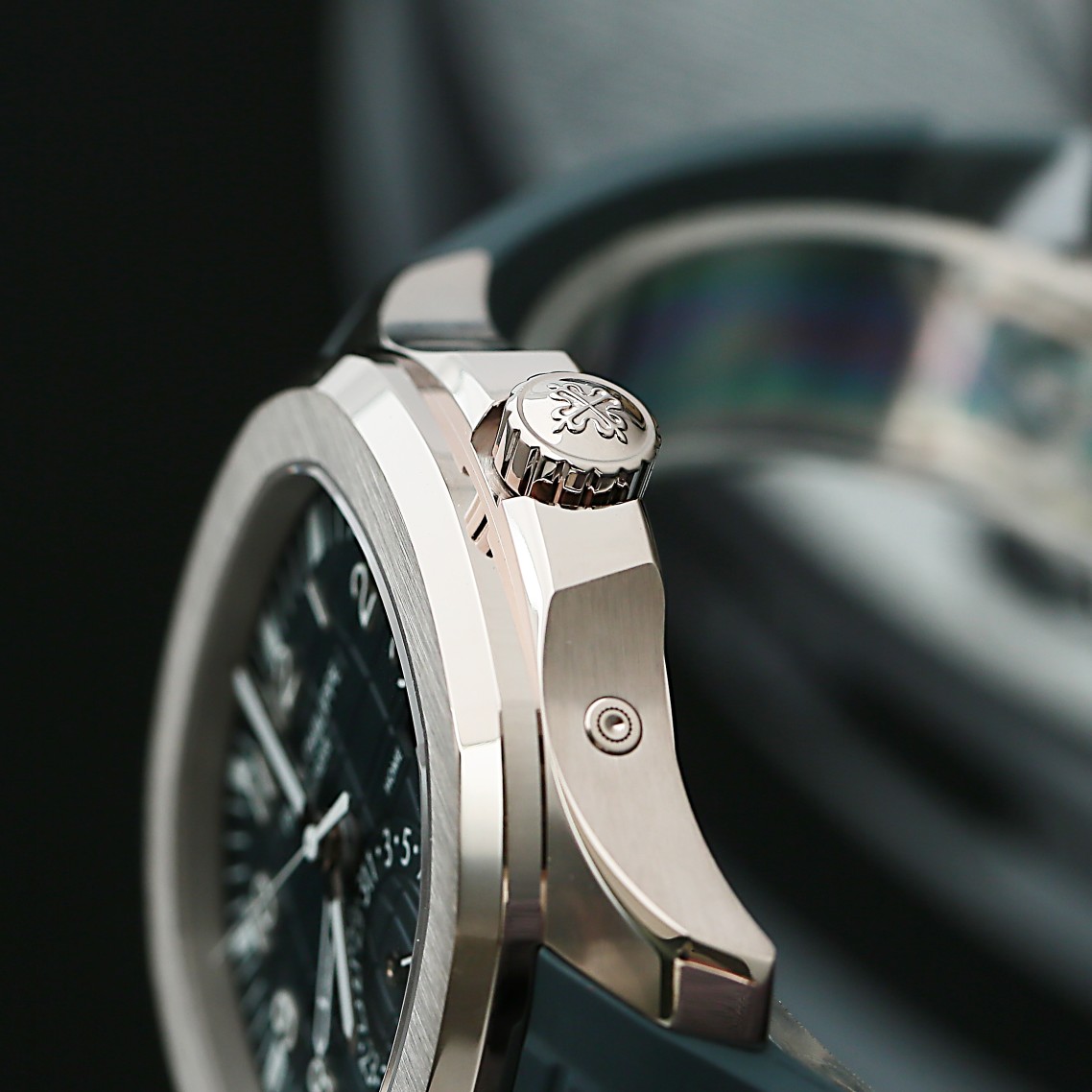 Aquanaut Travel Time White Gold Blue Dial 40mm Product Image 4