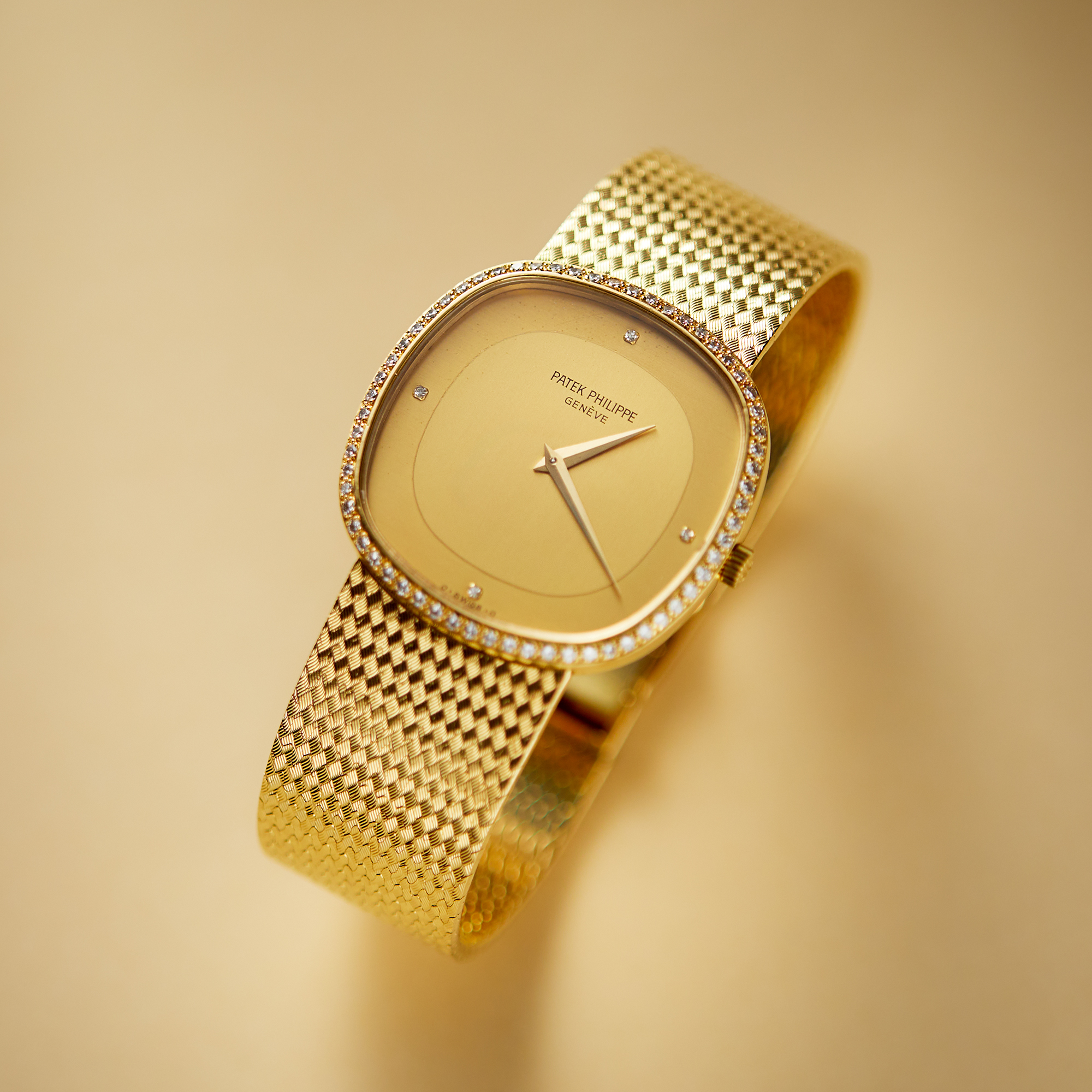 Vintage Ellipse Yellow Gold Diamond Champagne Dial 33mm Product Image