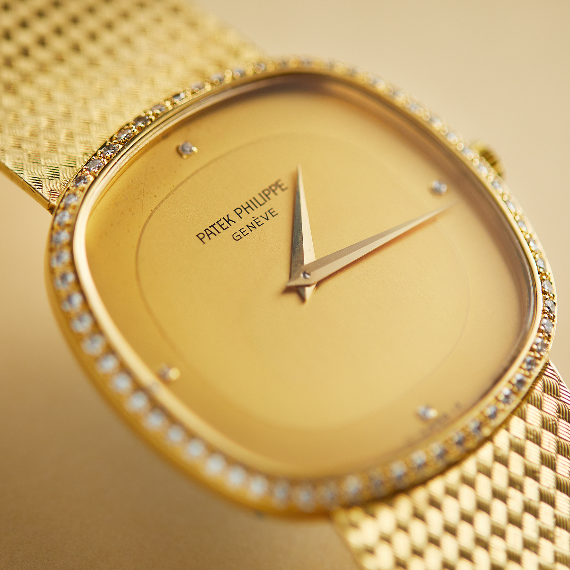 Vintage Ellipse Yellow Gold Diamond Champagne Dial 33mm Product Image