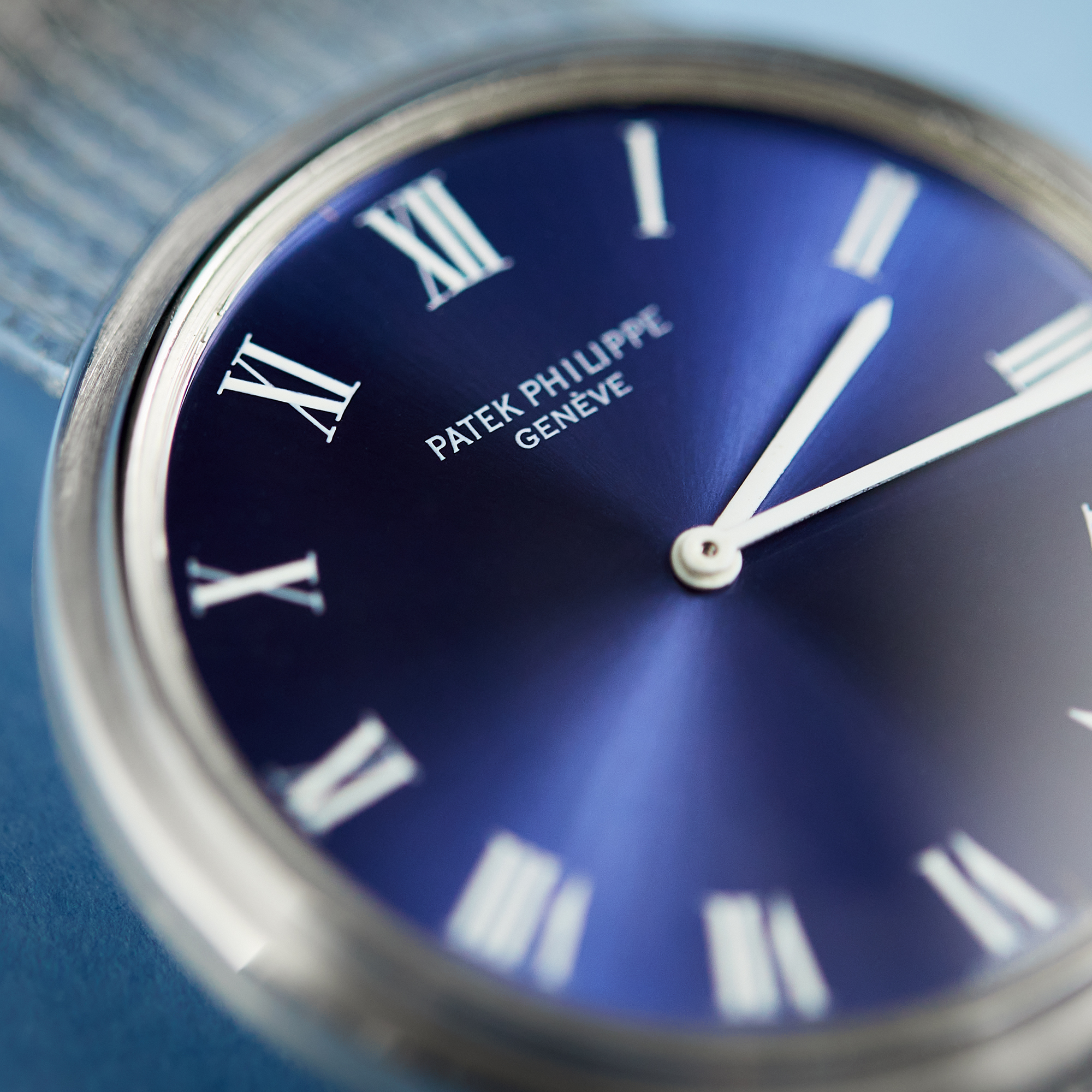 Vintage Calatrava White Gold Blue Dial 33mm Product Image