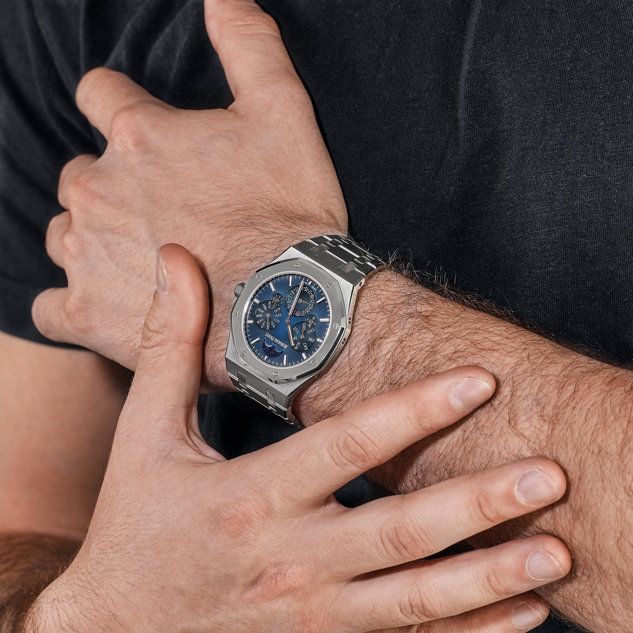 Royal Oak Perpetual Calendar Ultra-Thin Platinum & Titanium Blue Dial 41mm Product Image 11