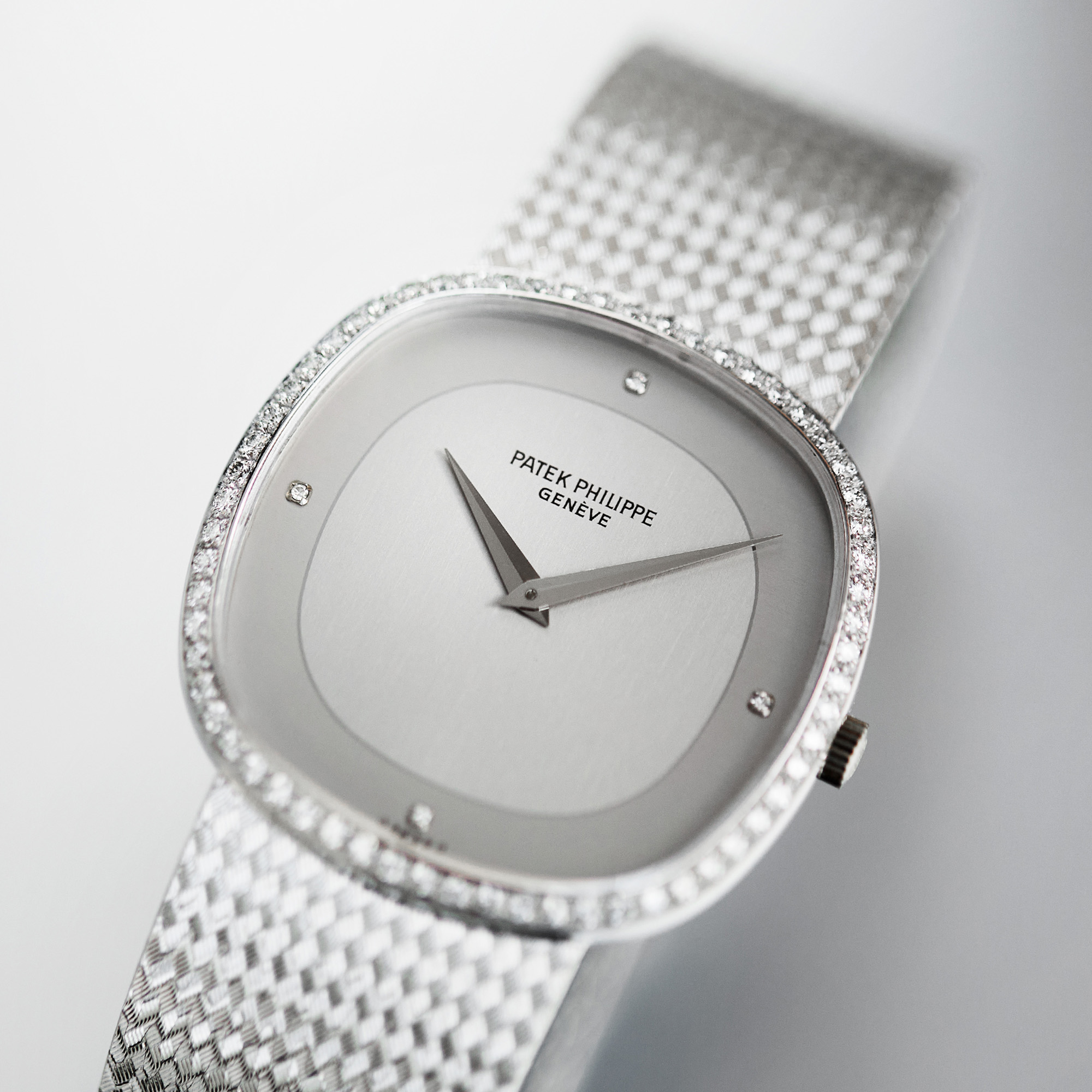 Vintage Ellipse White Gold Diamond Silver Dial 33mm Product Image