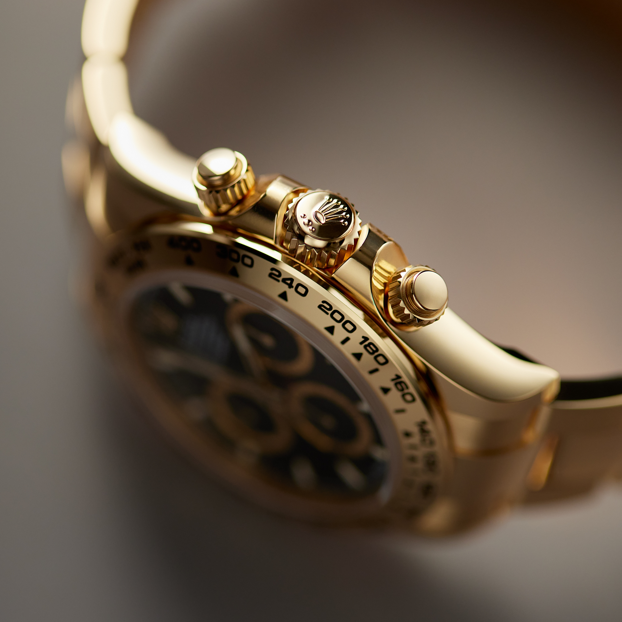Daytona Yellow Gold Black Dial 40mm Product Image 9