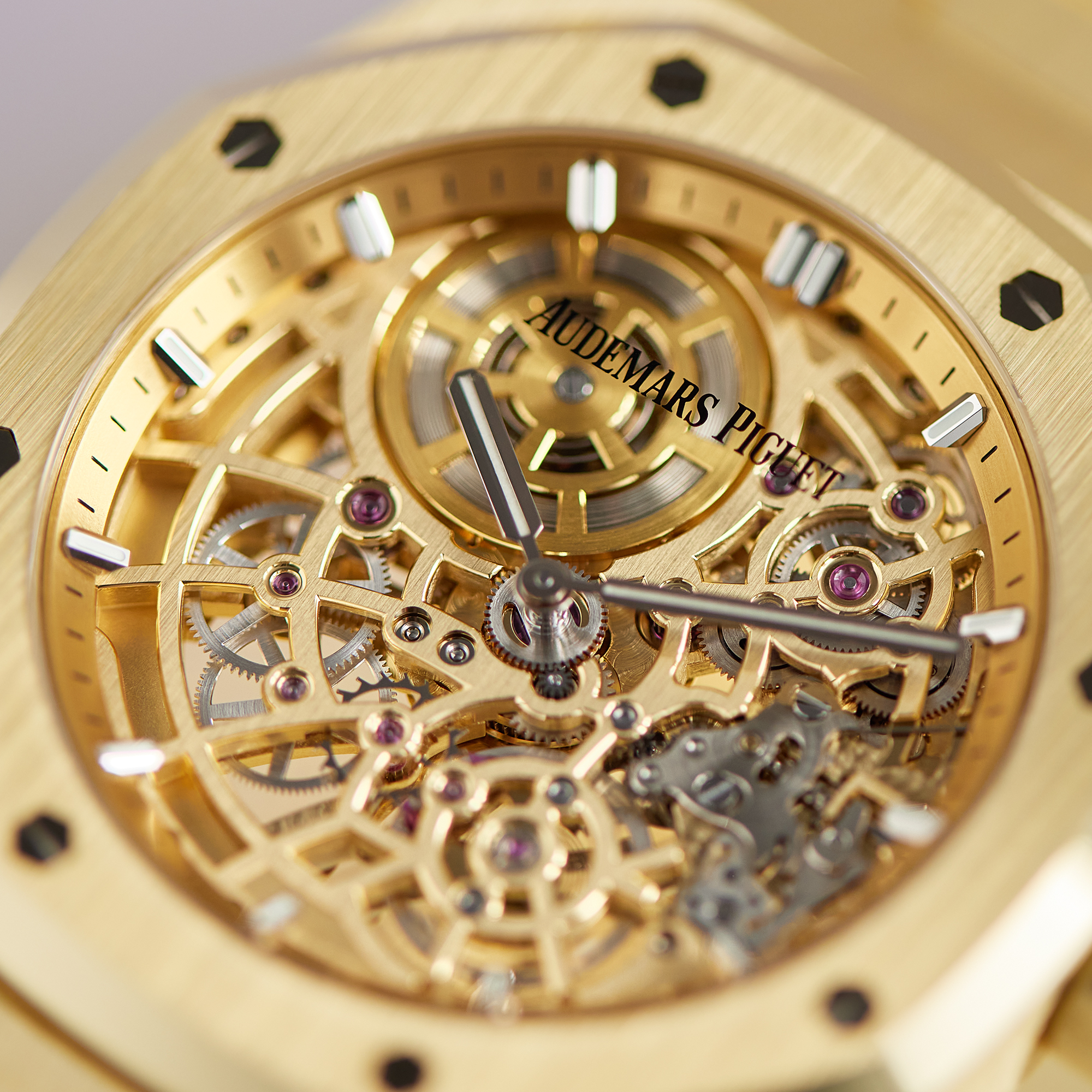 Royal Oak "Jumbo" Extra-Thin Openworked Yellow Gold 39mm Product Image