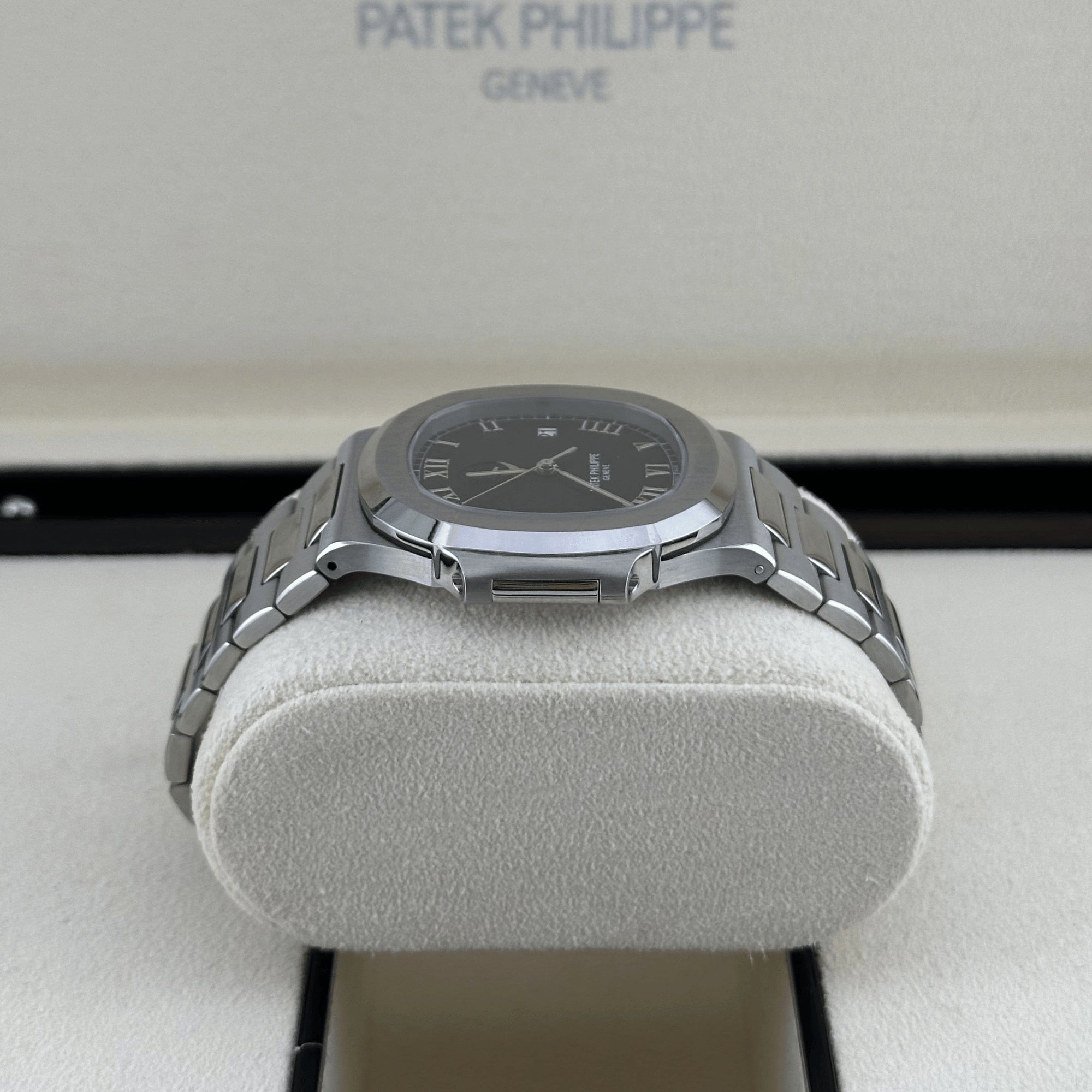 Nautilus Power Reserve Steel Black Dial 40mm Product Image 2