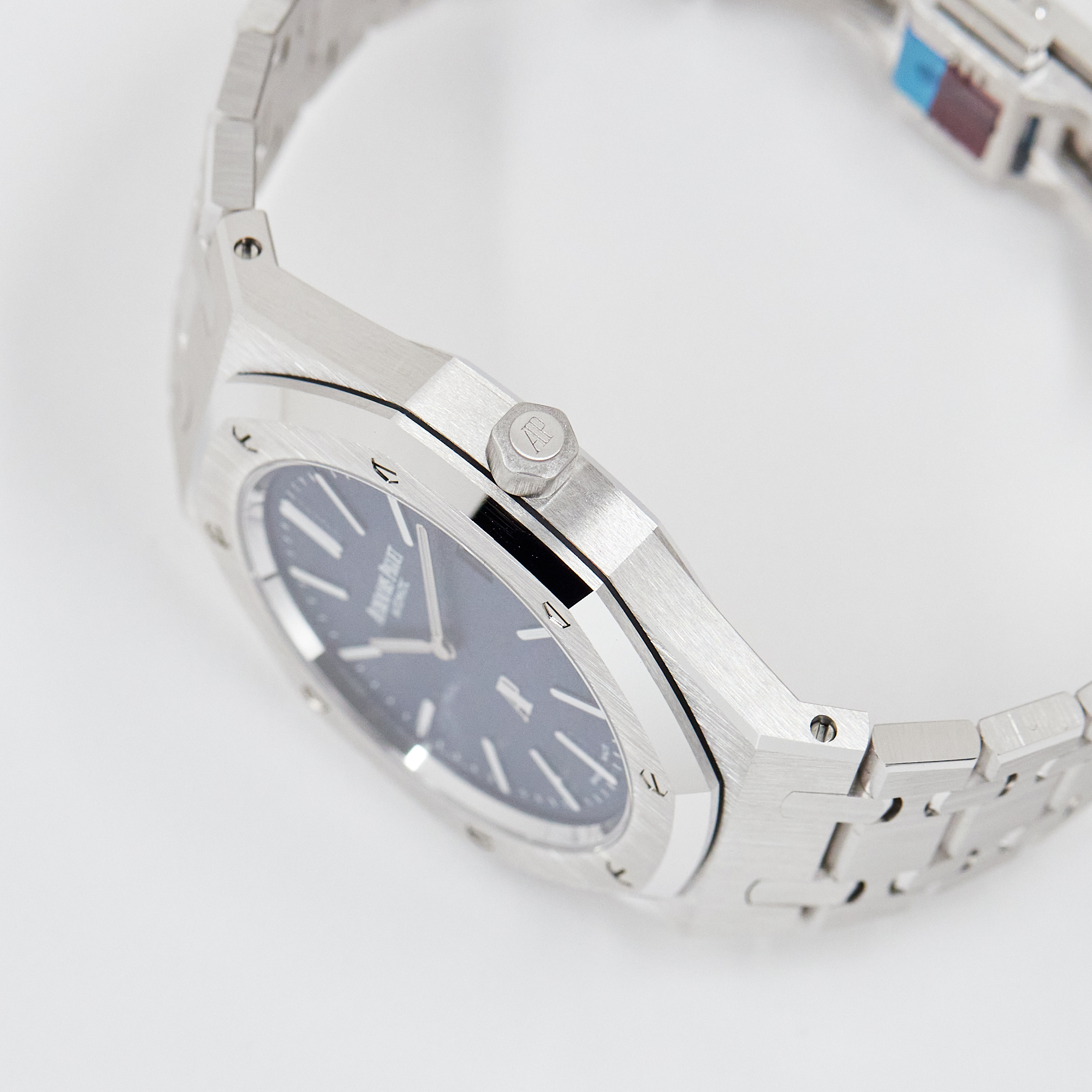 Royal Oak "Jumbo" Extra-Thin White Gold Blue Dial 39mm Product Image 2