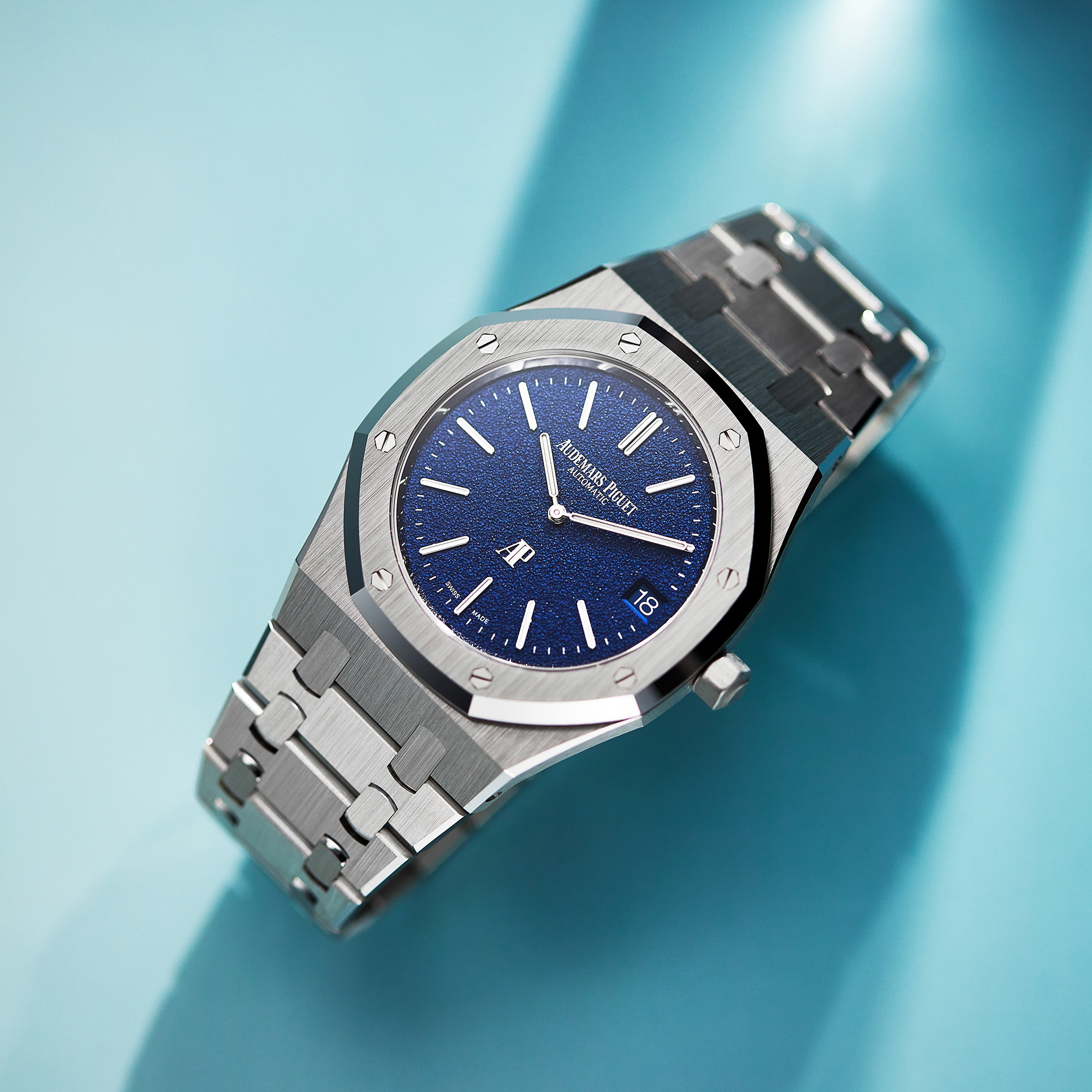 Royal Oak "Jumbo" Extra-Thin White Gold Blue Dial 39mm Product Image