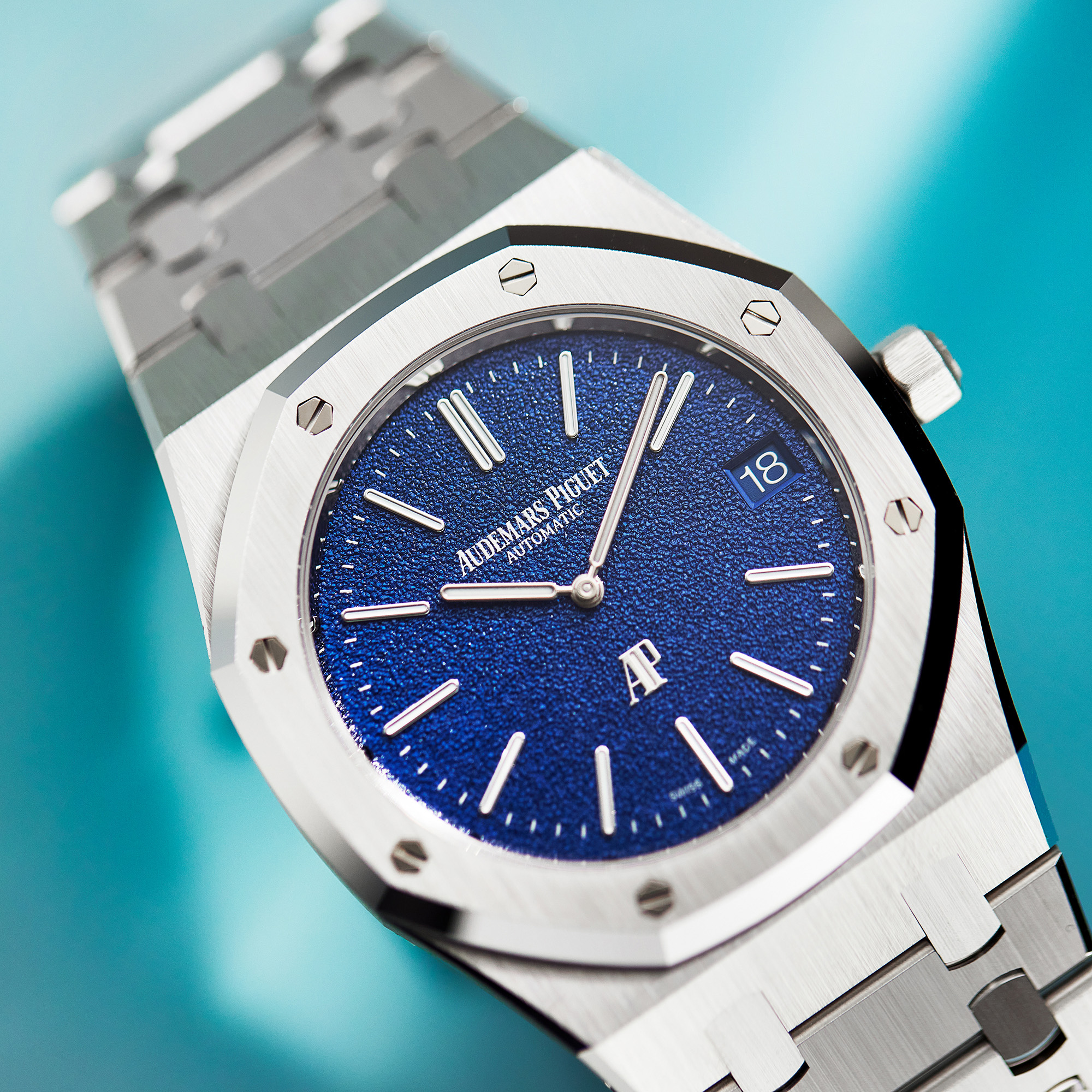 Royal Oak "Jumbo" Extra-Thin White Gold Blue Dial 39mm Product Image