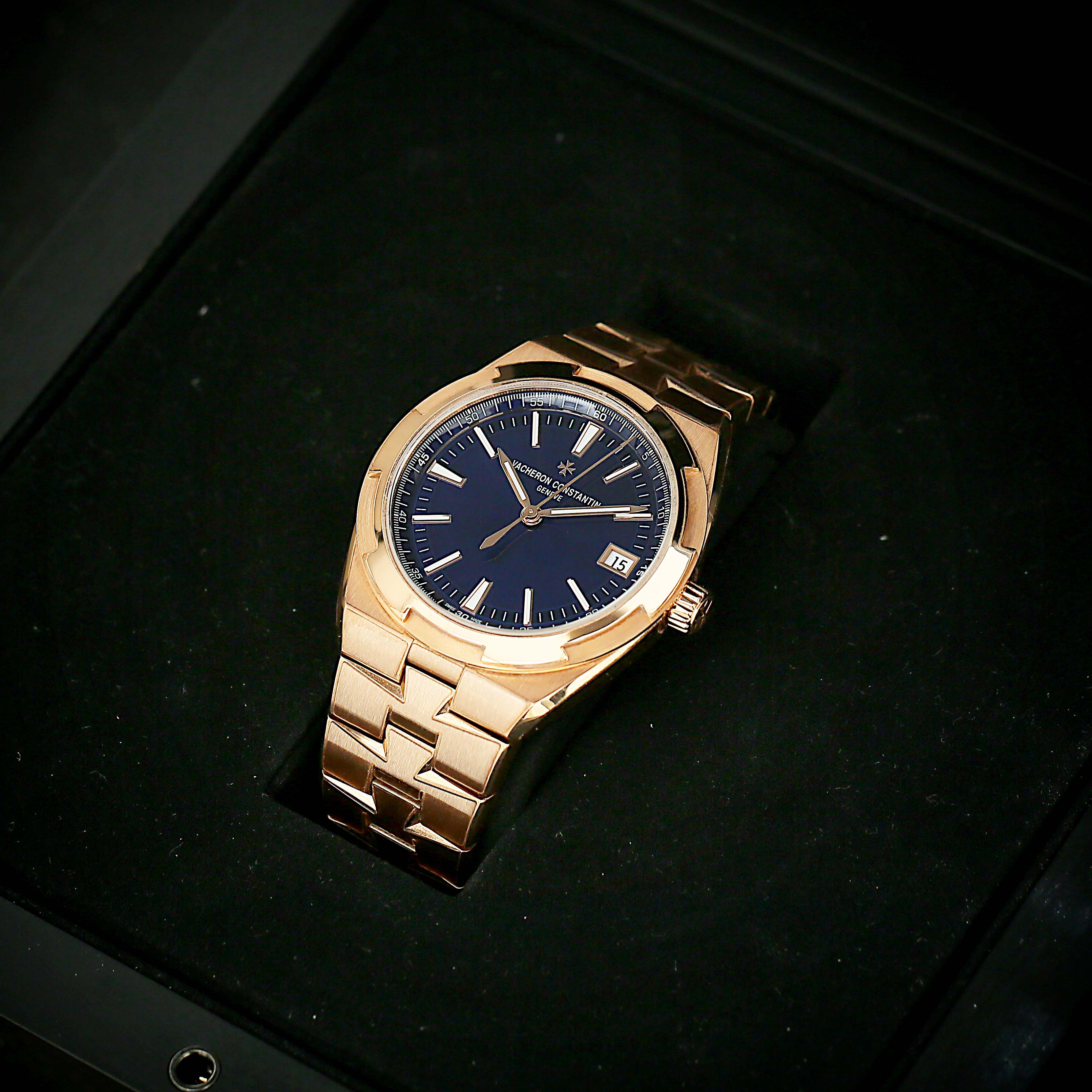 Overseas Date Rose Gold Blue Dial 41mm Product Image 2