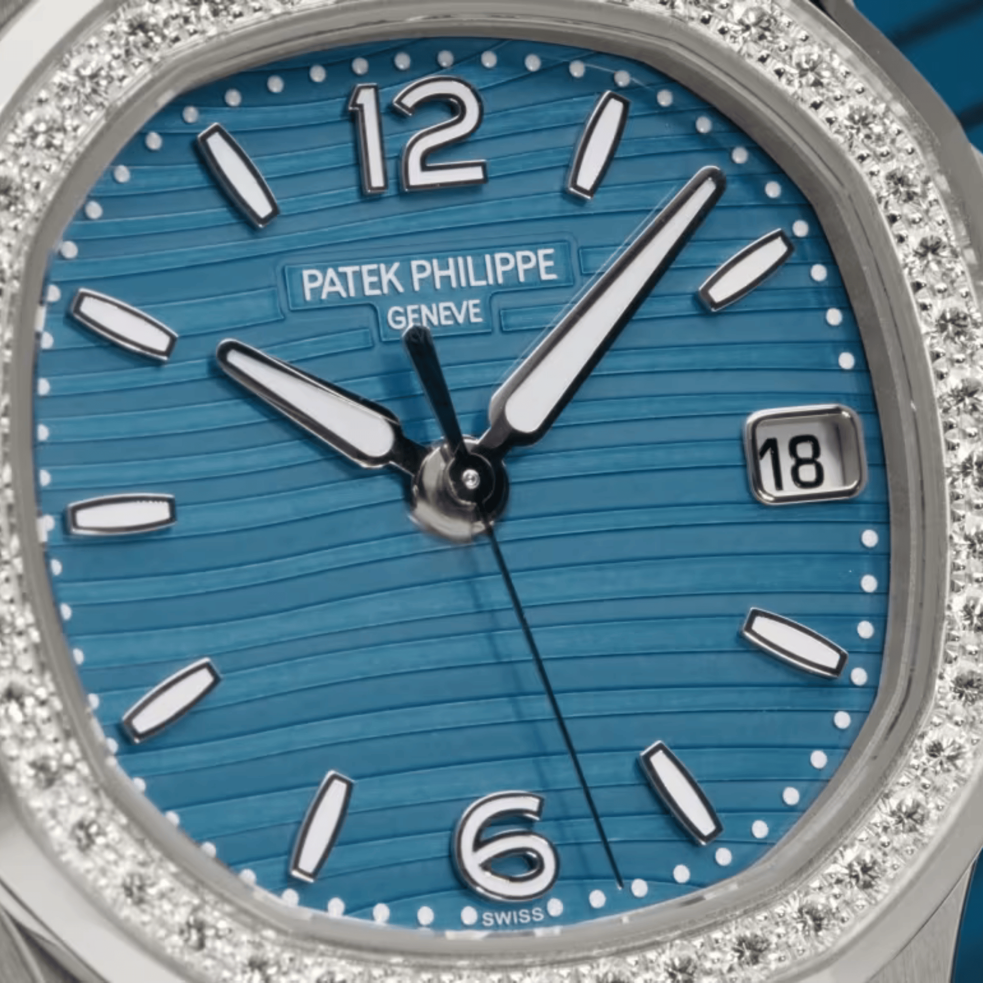 Nautilus White Gold Diamond Azure Blue Dial 32mm Product Image 2