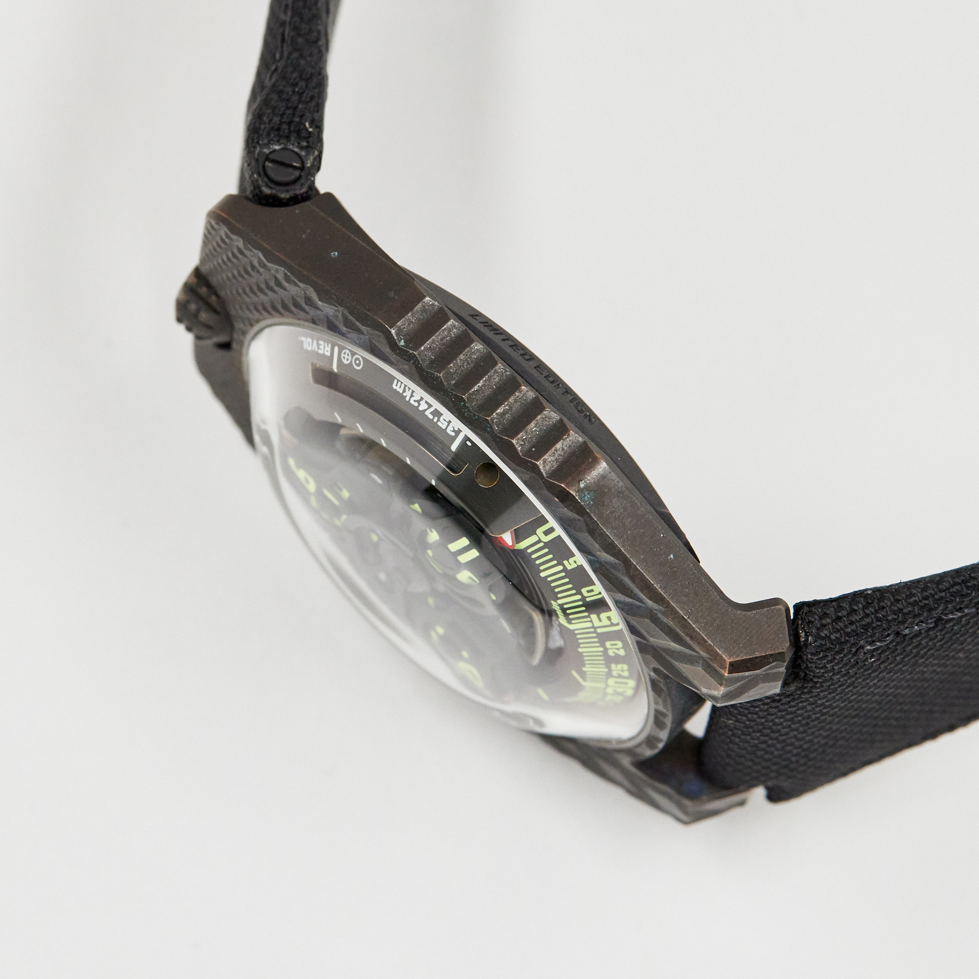 UR100V T Rex Edition 41mm Product Image 2